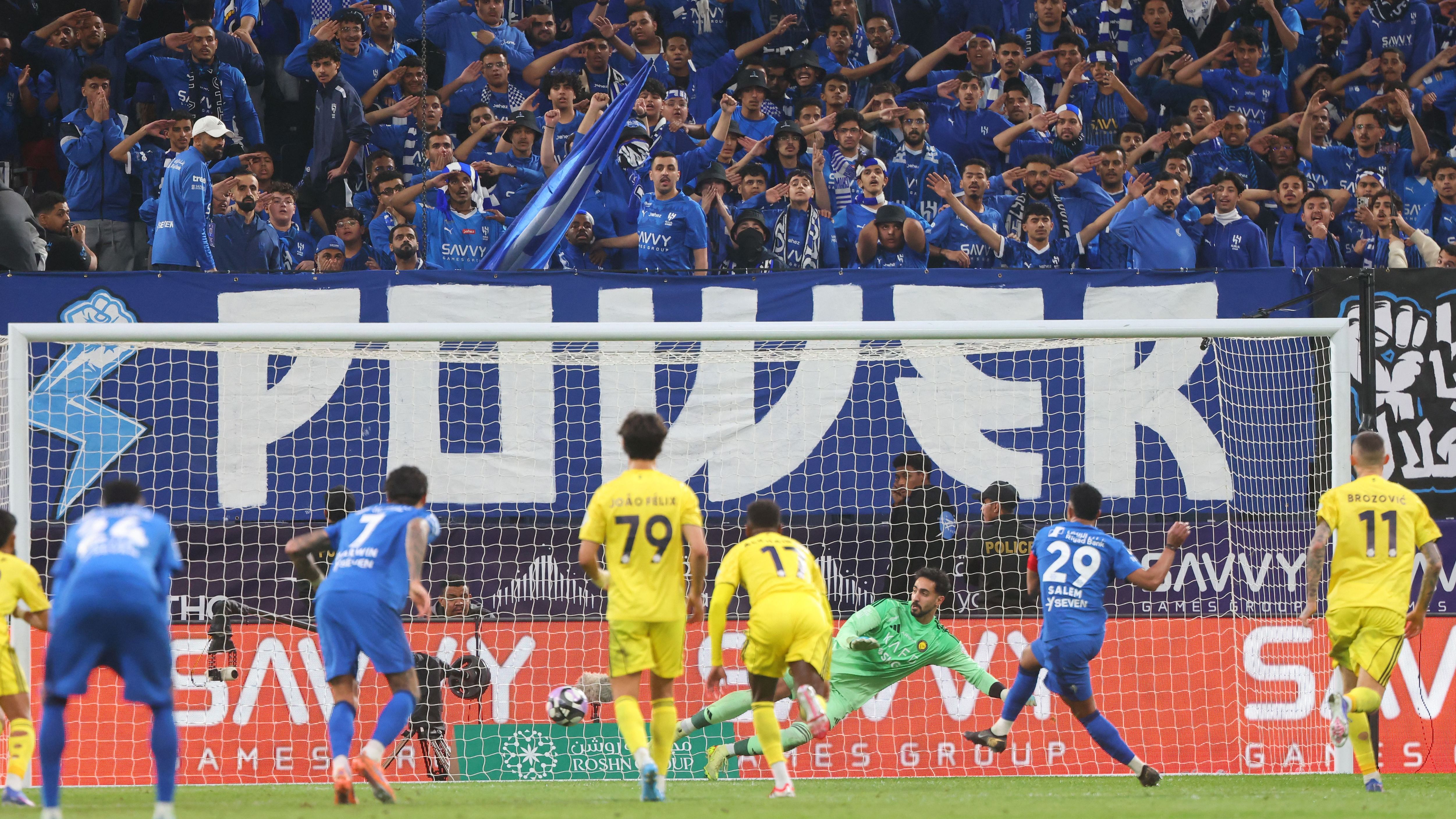 حرب الأرقام تشتعل بين الهلال والنصر في دوري روشن السعودي