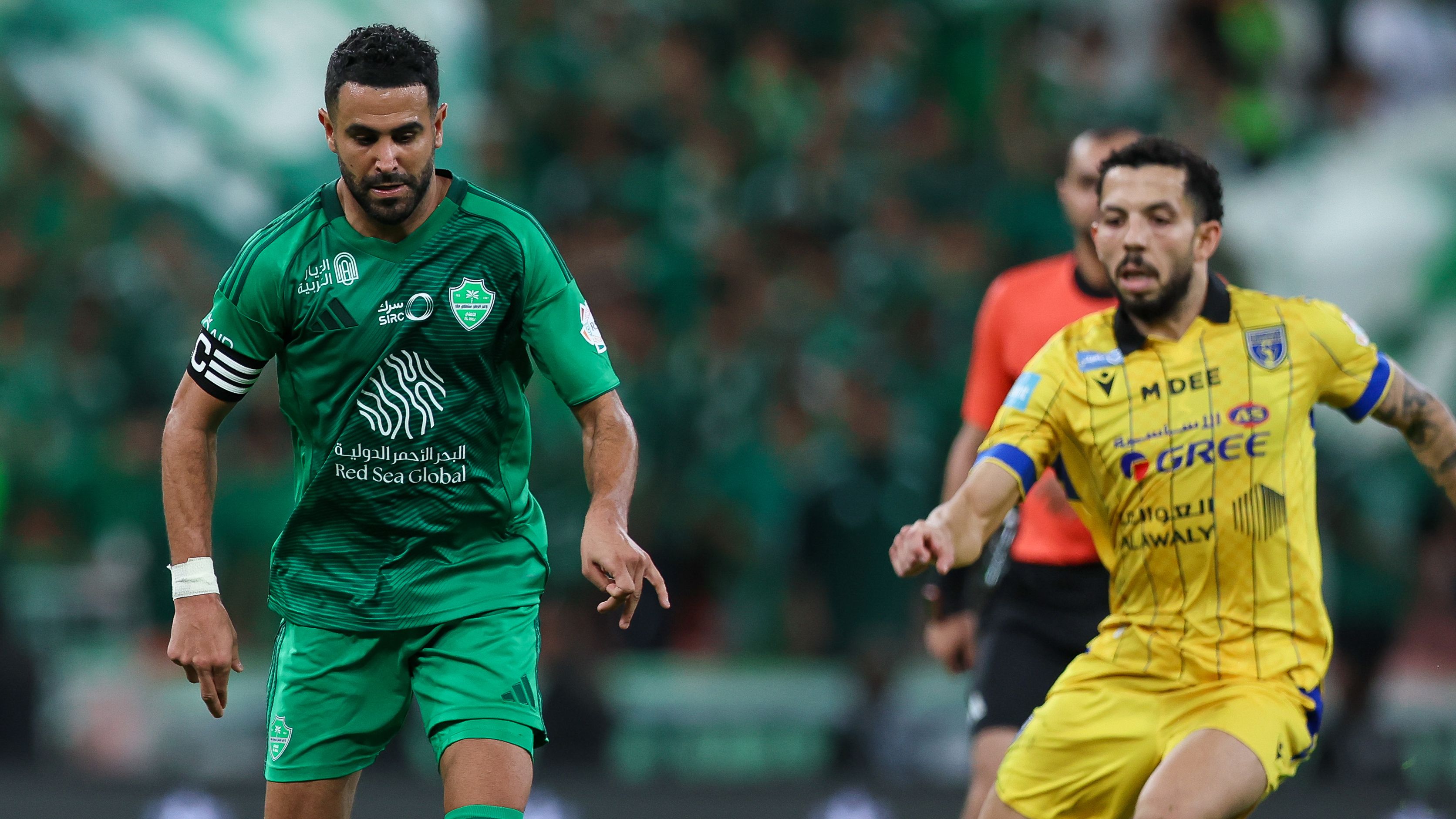 Riyad Mahrez marque un superbe but pour Al-Ahli contre Neom dans la Saudi Pro League