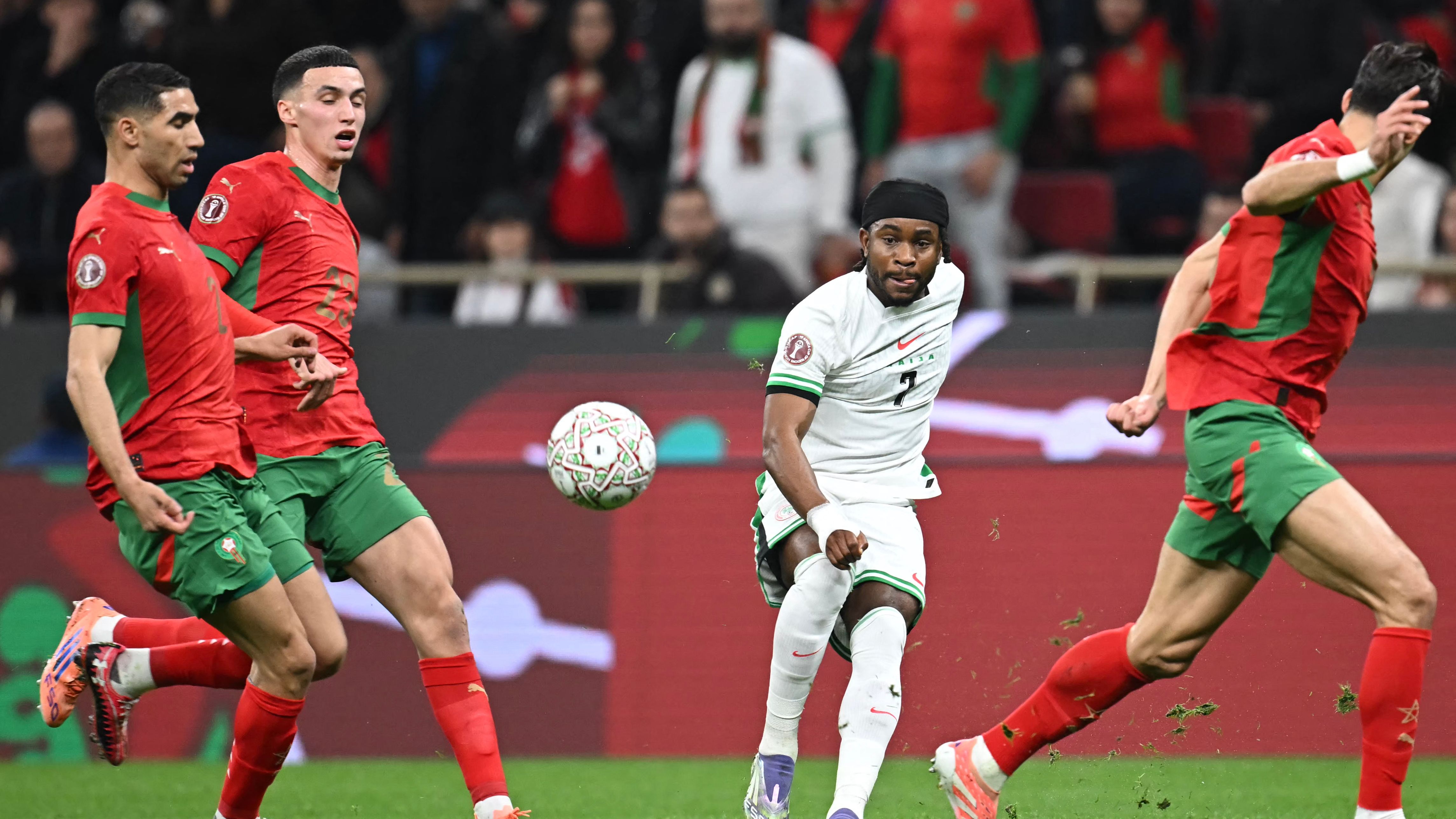 نجاح نهائي: شتوتجارت يضم بلال الخنوس بشكل دائم بعد استيفاء شروط الشراء