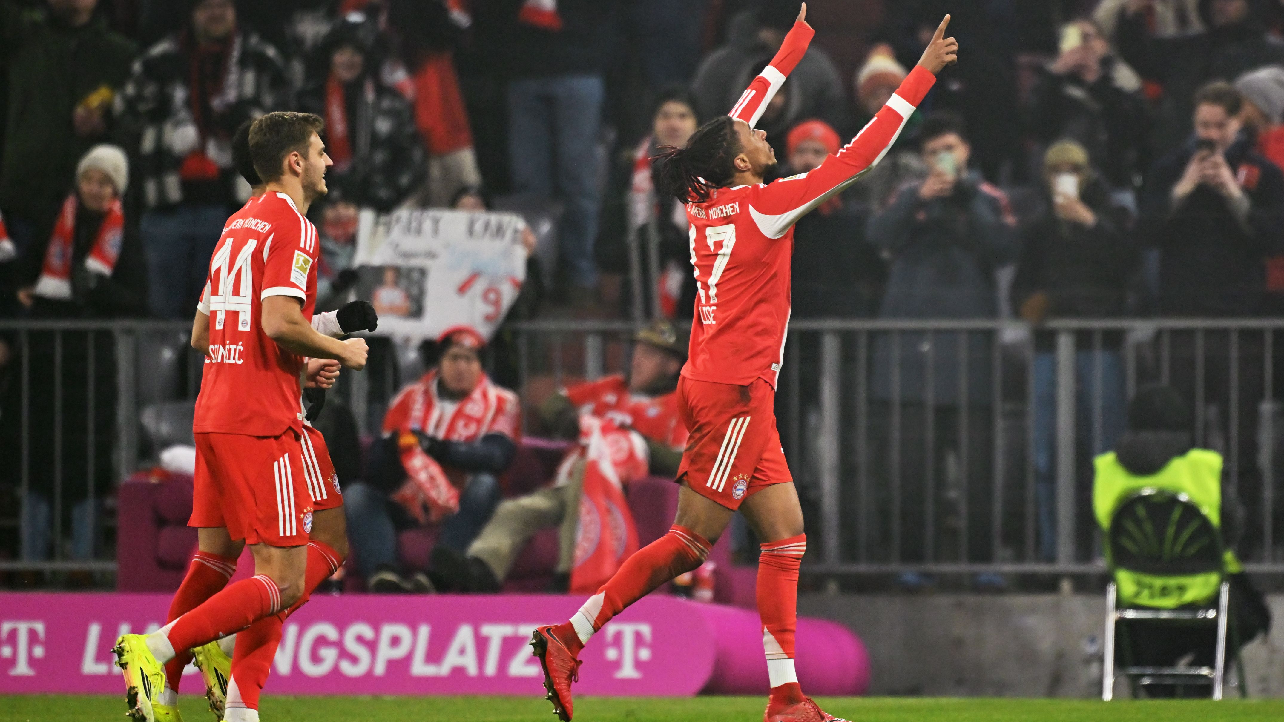 FC Bayern München v VfL Wolfsburg - Bundesliga