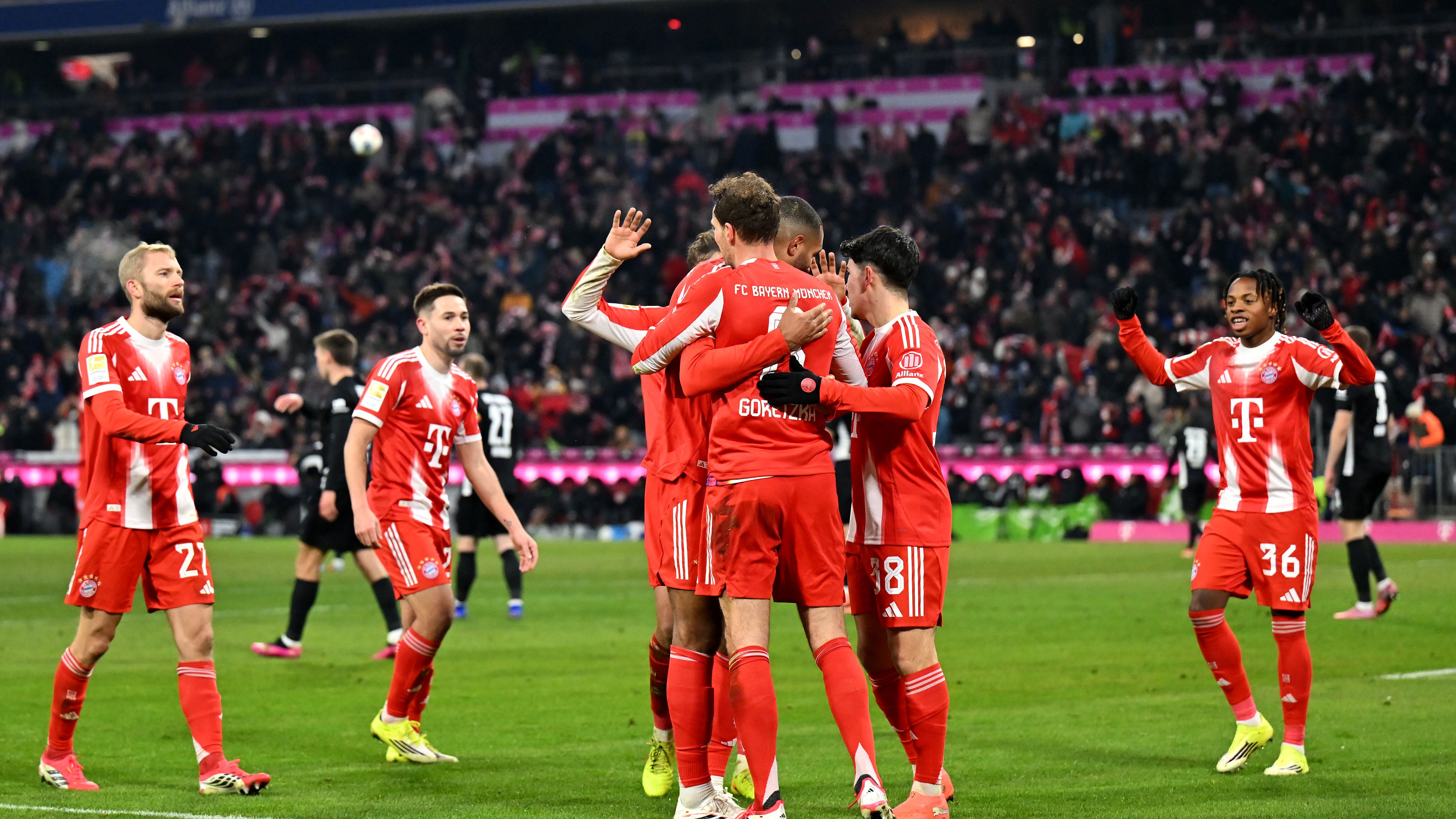 FC Bayern München v VfL Wolfsburg - Bundesliga