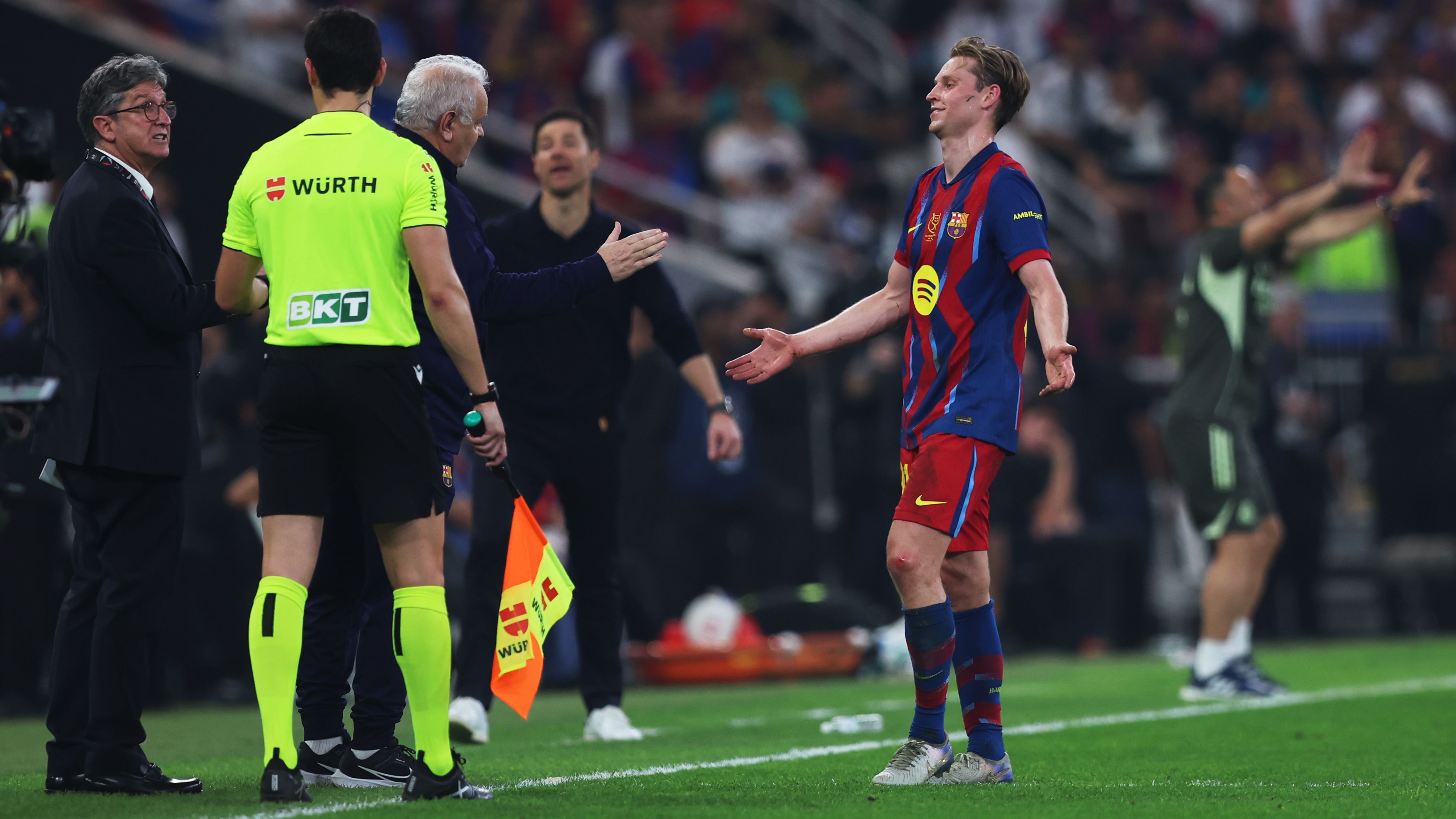 Barcellona Real Madrid Supercoppa Spagna De Jong espulsione