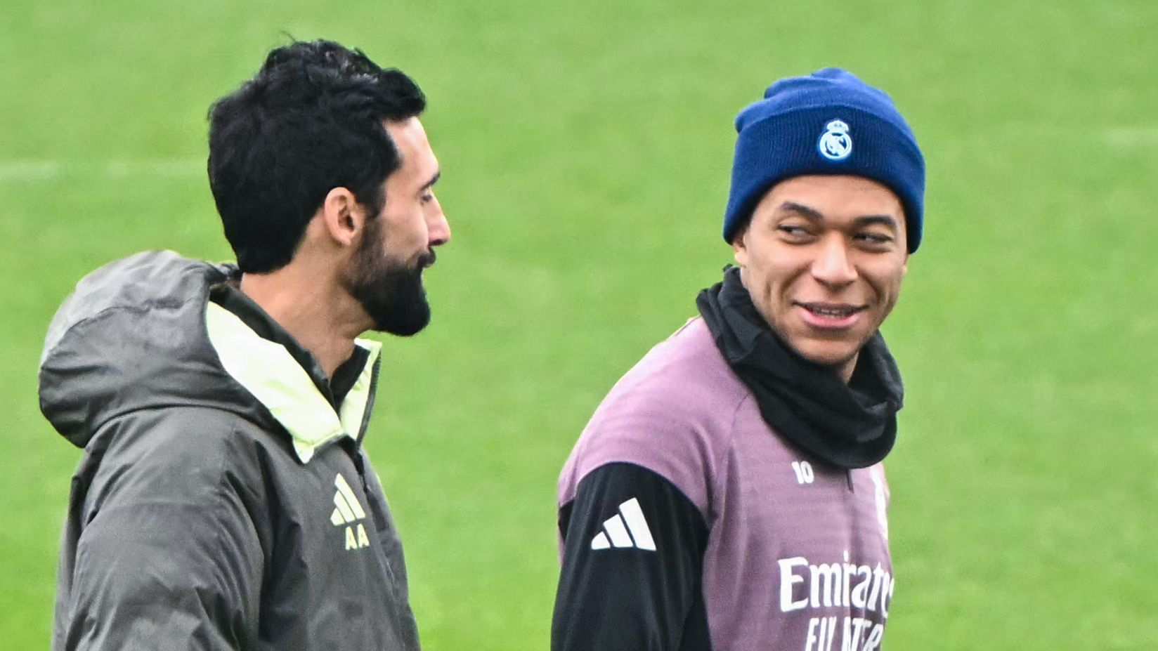 أربيلوا: لا يهمني إعجاب مبابي بصورة مورينيو أو جوليا روبرتس!