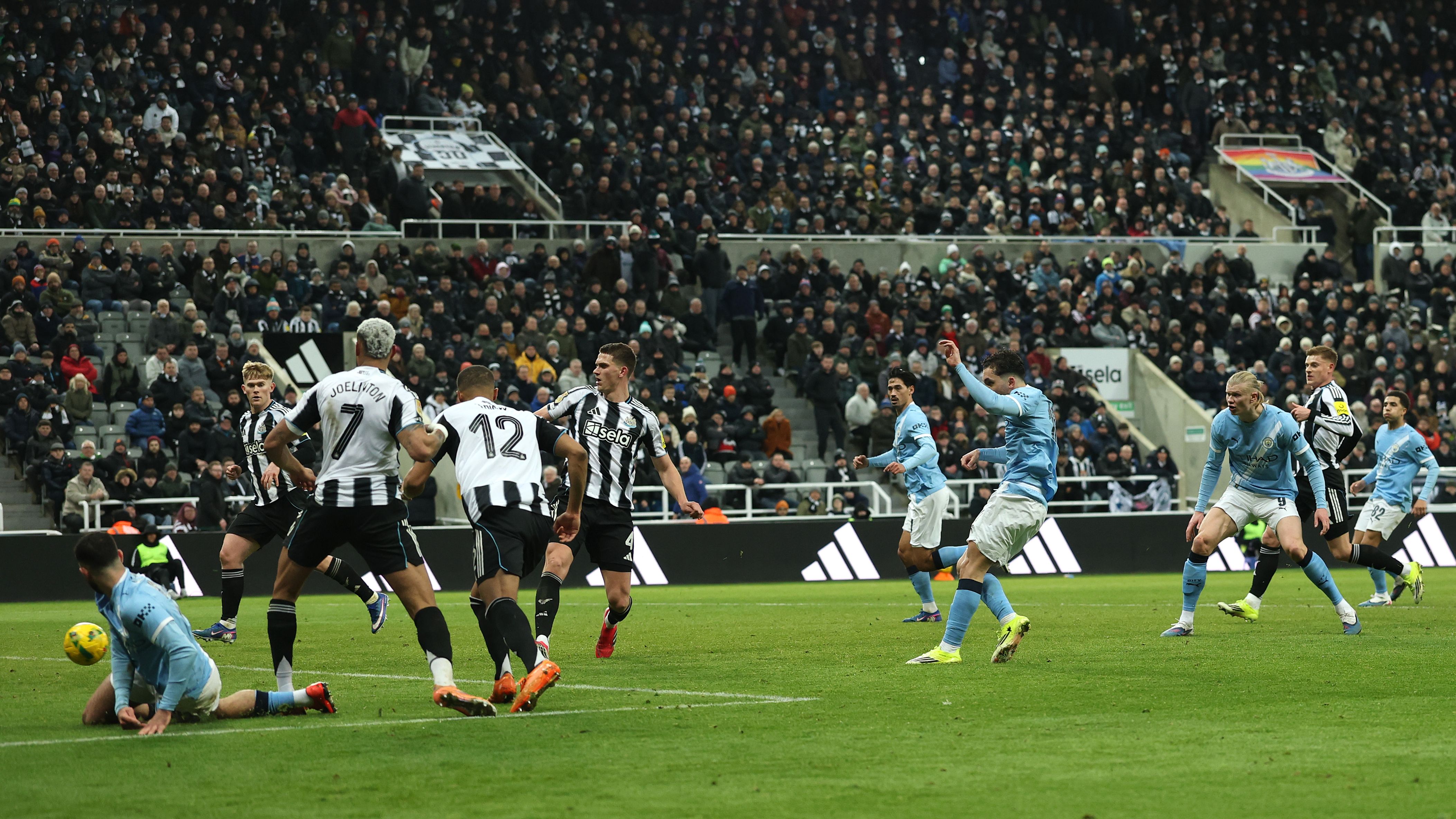 Newcastle United v Manchester City - Carabao Cup Semi Final First Leg