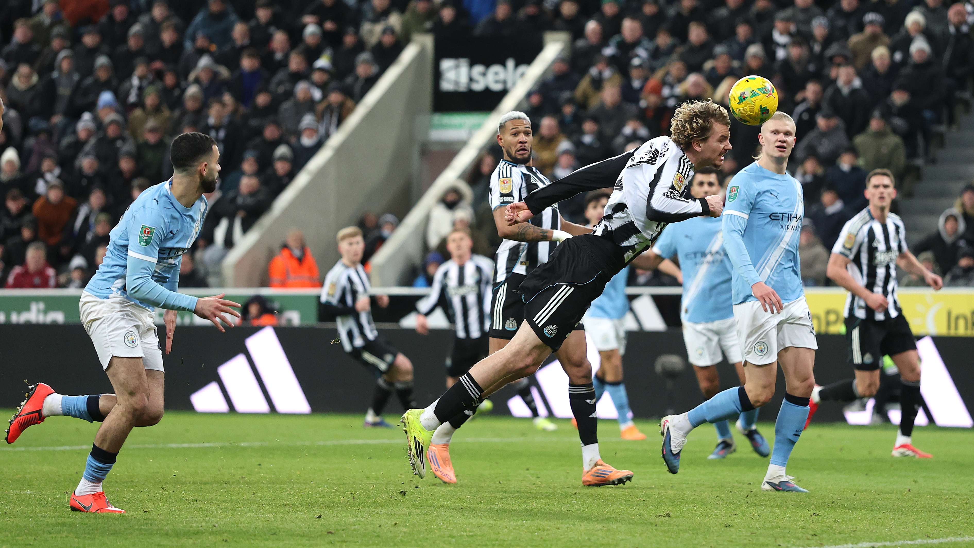 Newcastle United v Manchester City - Carabao Cup Semi Final First Leg