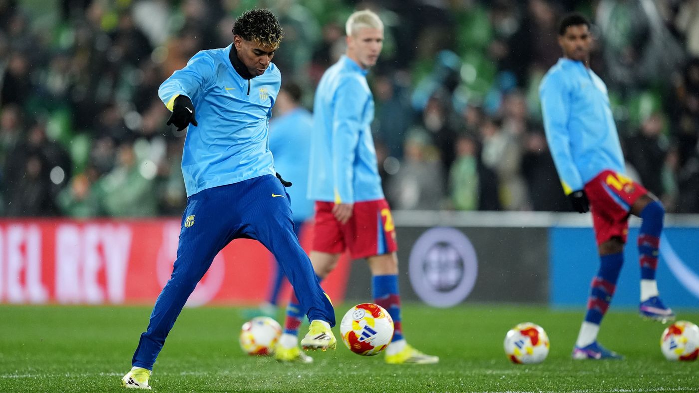 فيديو| لماذا تأخر انطلاق مباراة برشلونة وراسينج؟