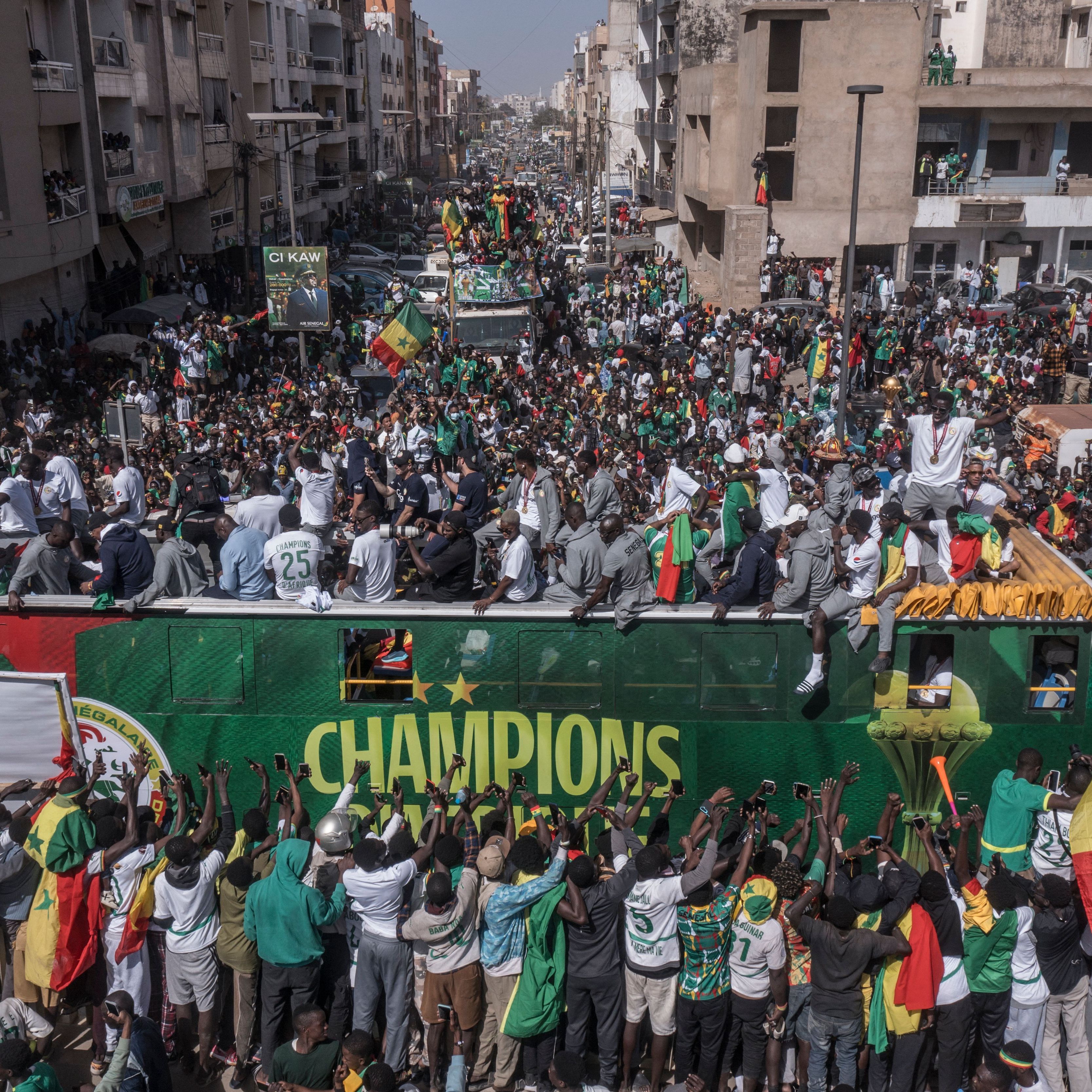 TOPSHOT-FBL-AFR-2025-SEN-MAR-TROPHY-PARADE