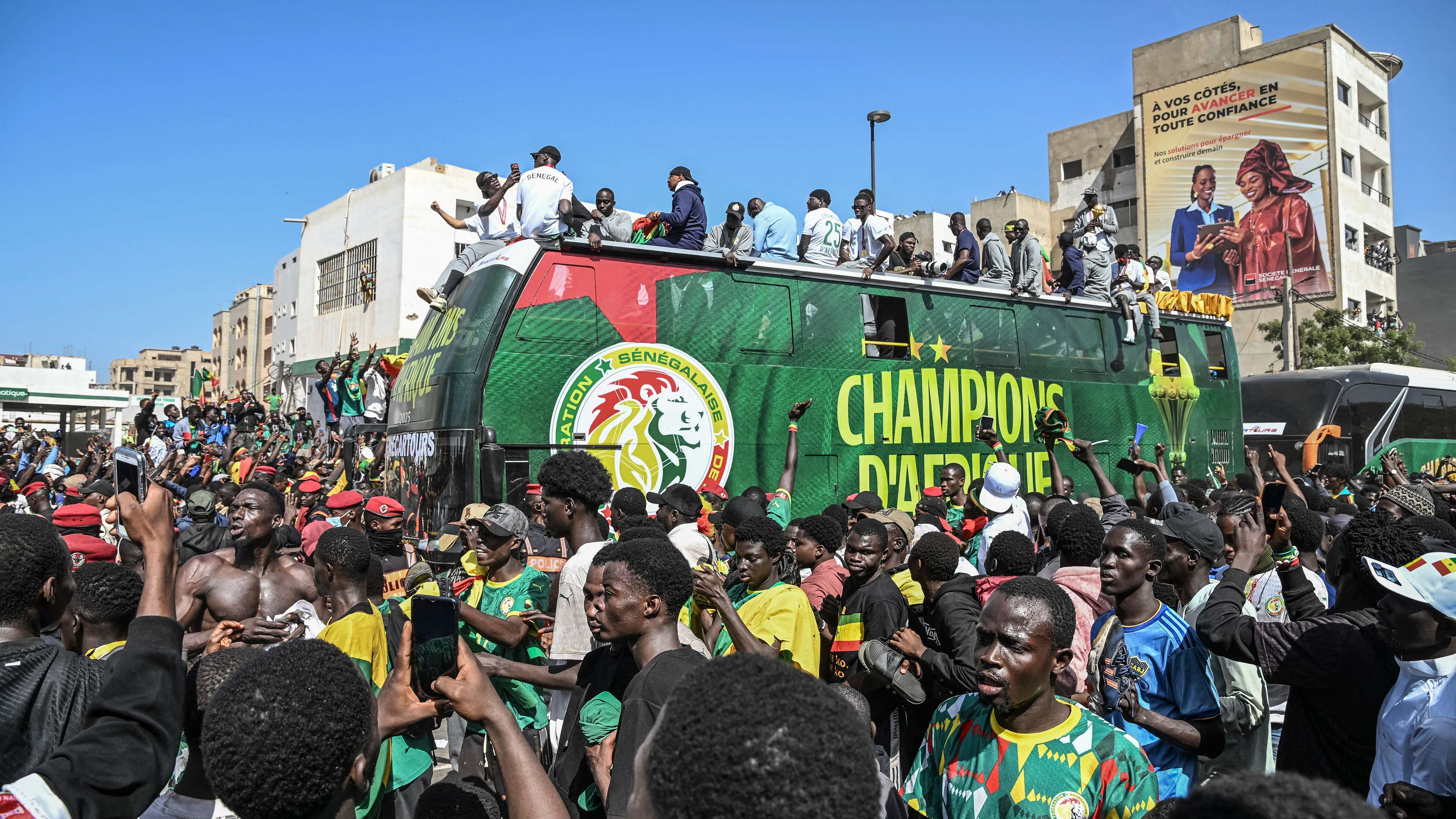 TOPSHOT-FBL-AFR-2025-SEN-MAR-TROPHY-PARADE