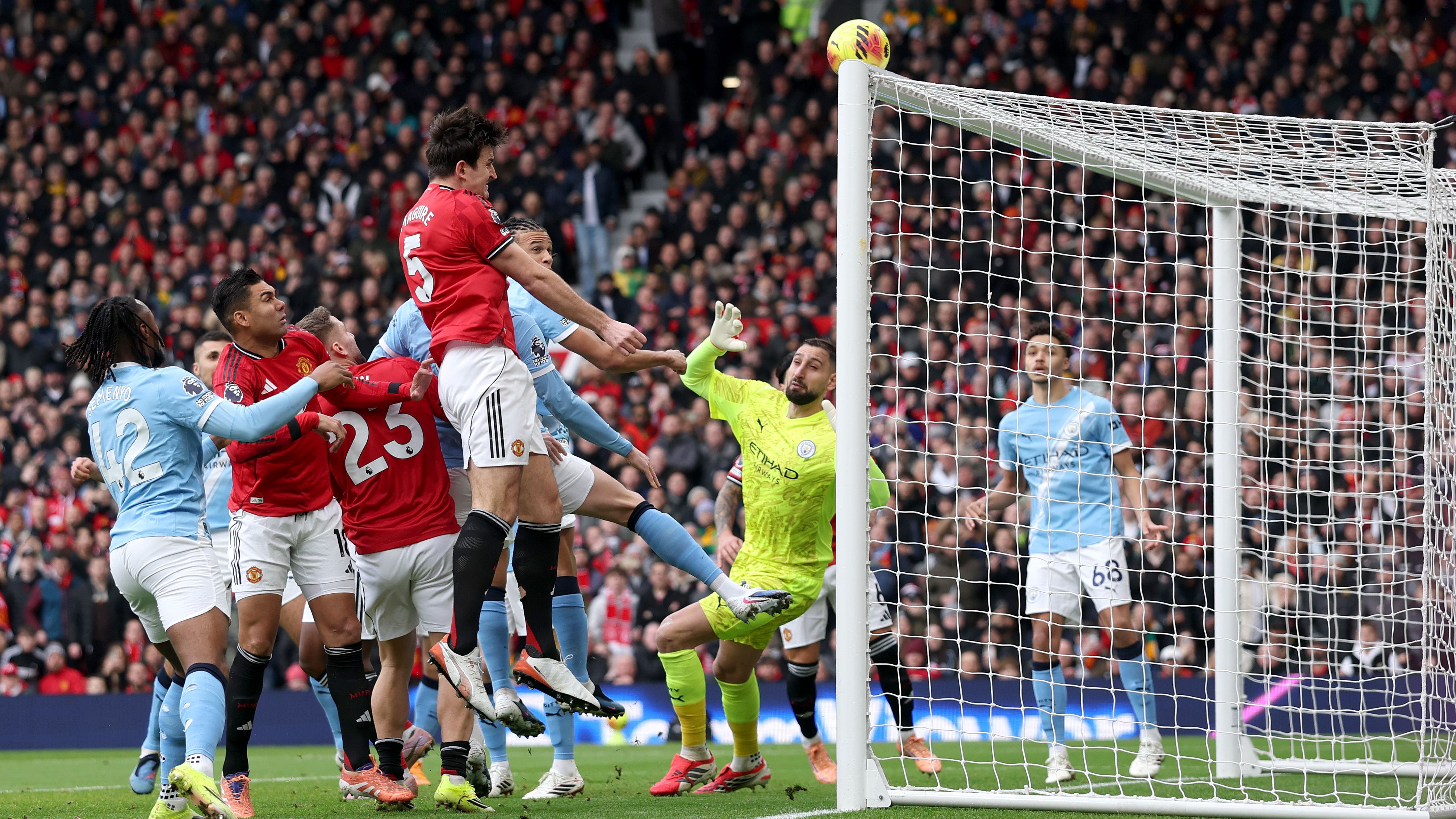 Manchester United v Manchester City - Premier League