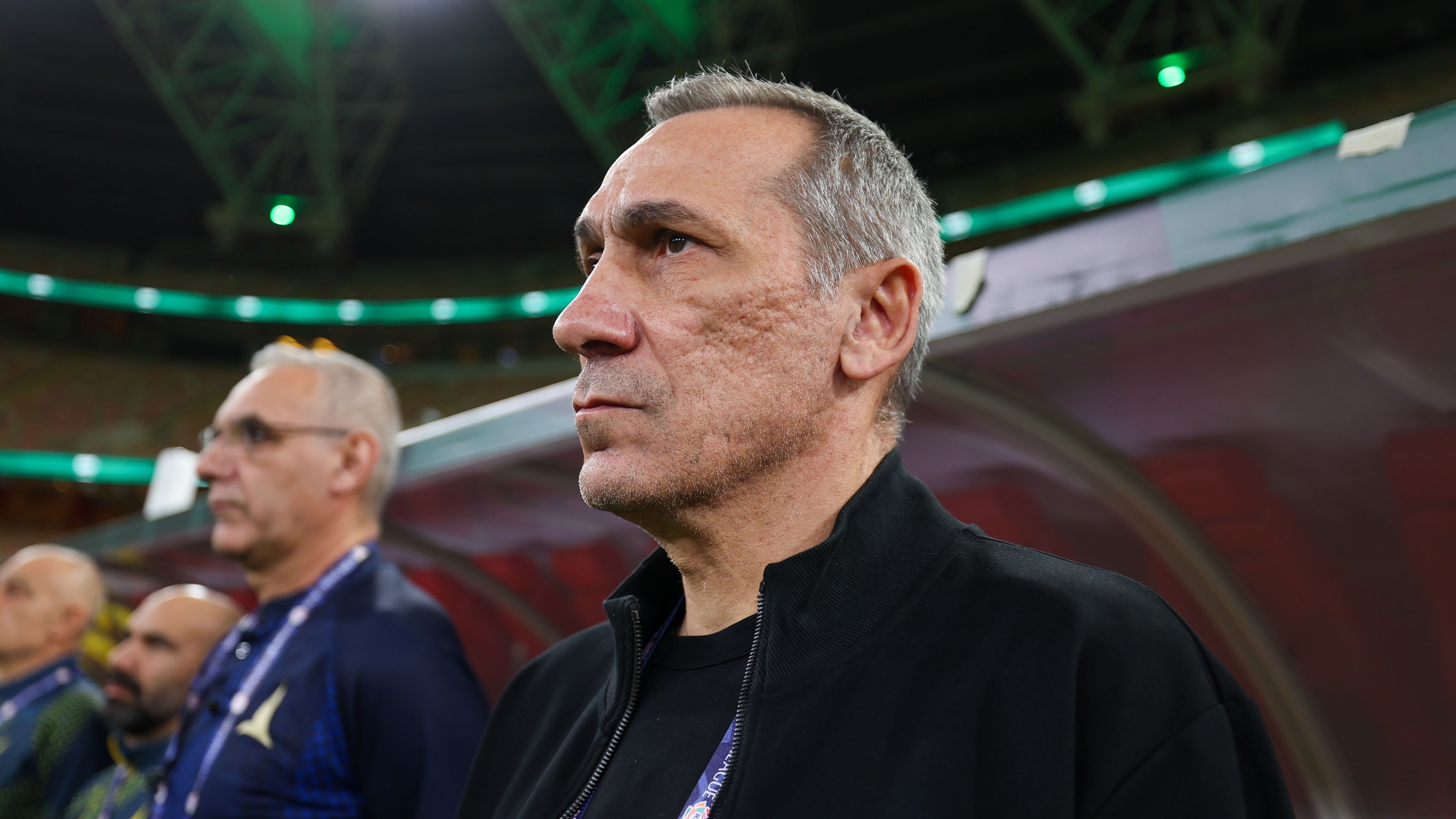 دونيس يعود لدوري روشن لمشاهدة الهلال وضمك بعد تدريب المنتخب السعودي