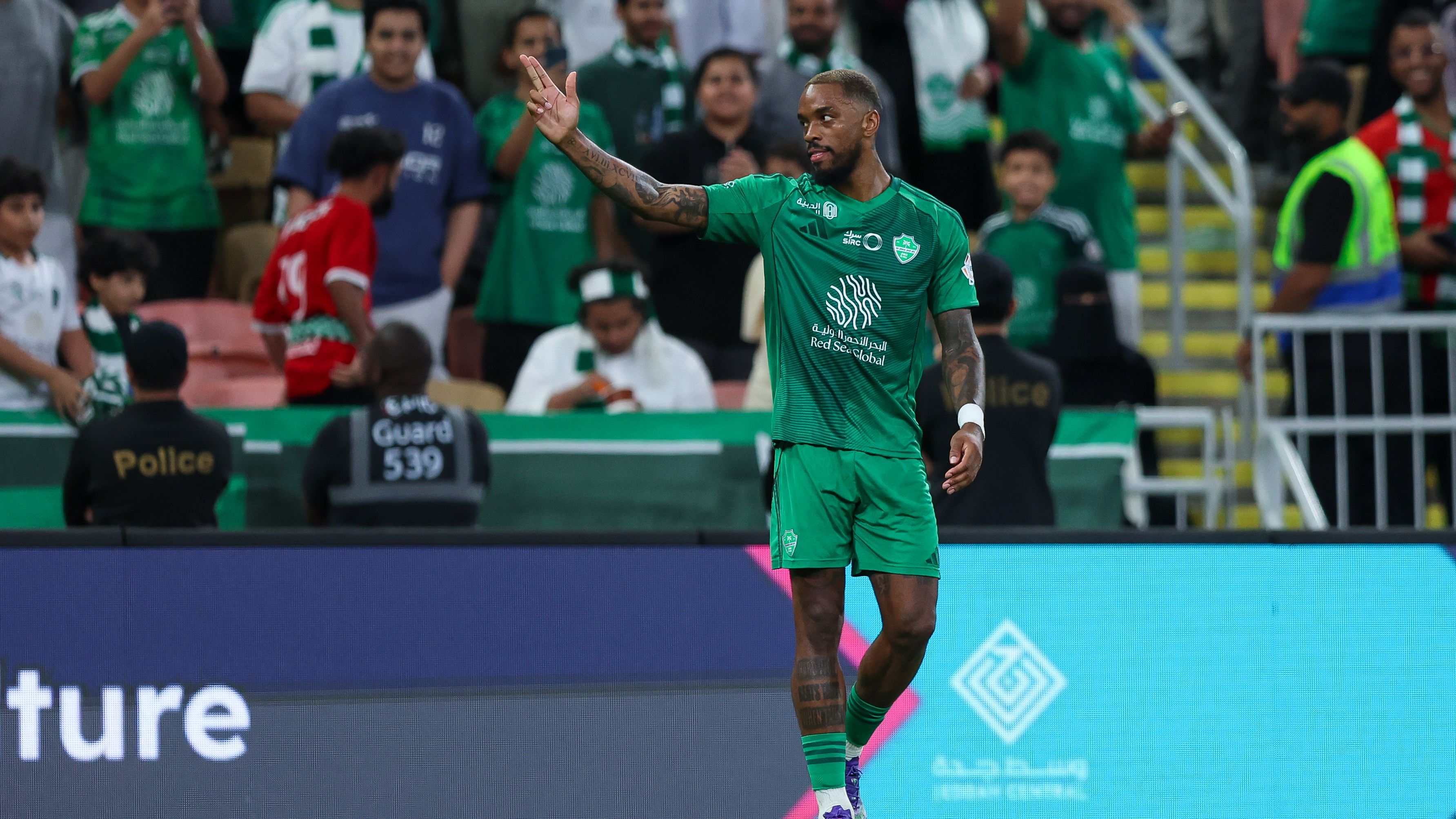 Al Ahli vs Al Khaleej, Saudi Pro League - Toni hat-trick et polémique sur l’expulsion