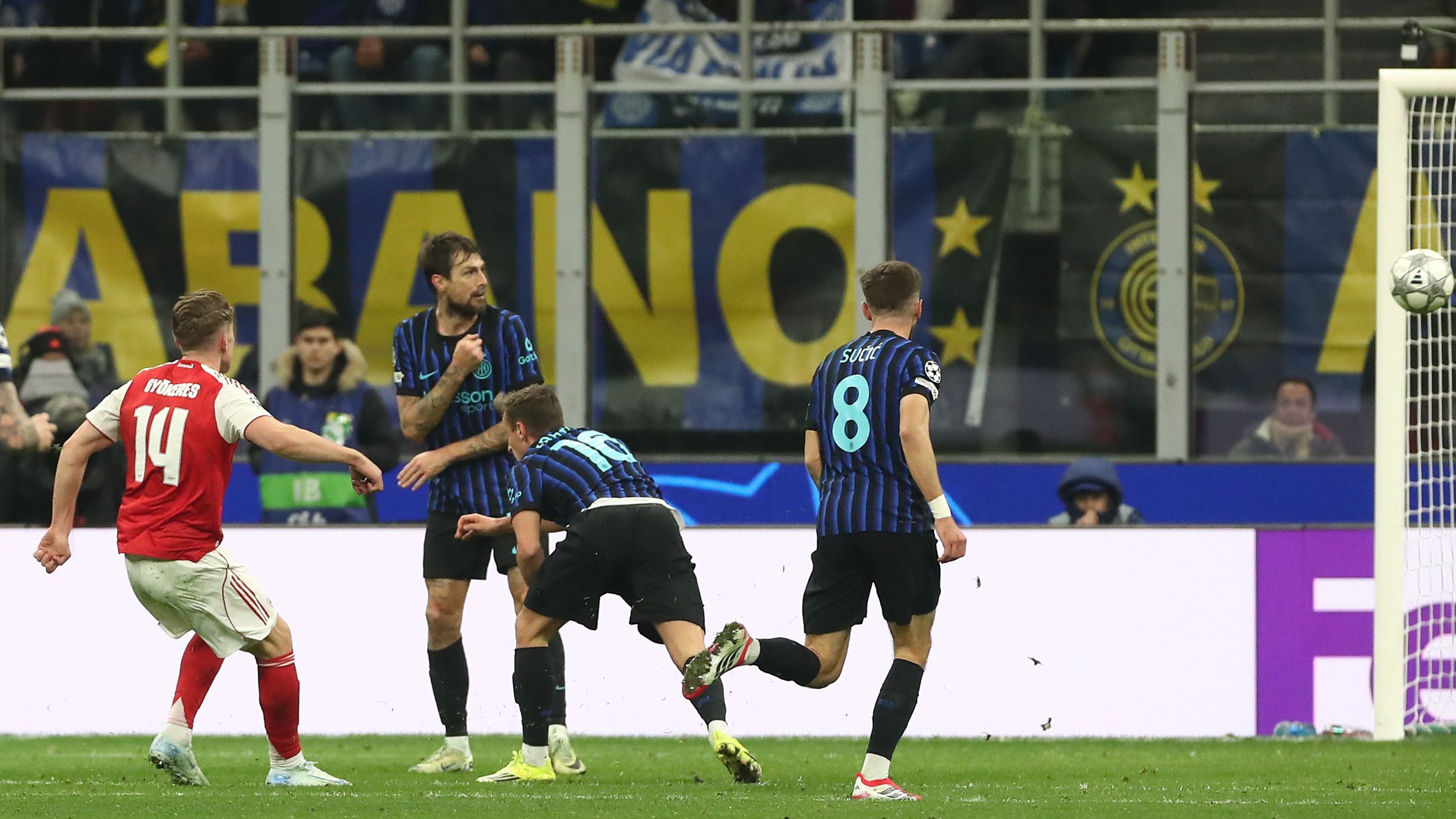 FC Internazionale Milano v Arsenal FC - UEFA Champions League 2025/26 League Phase MD7