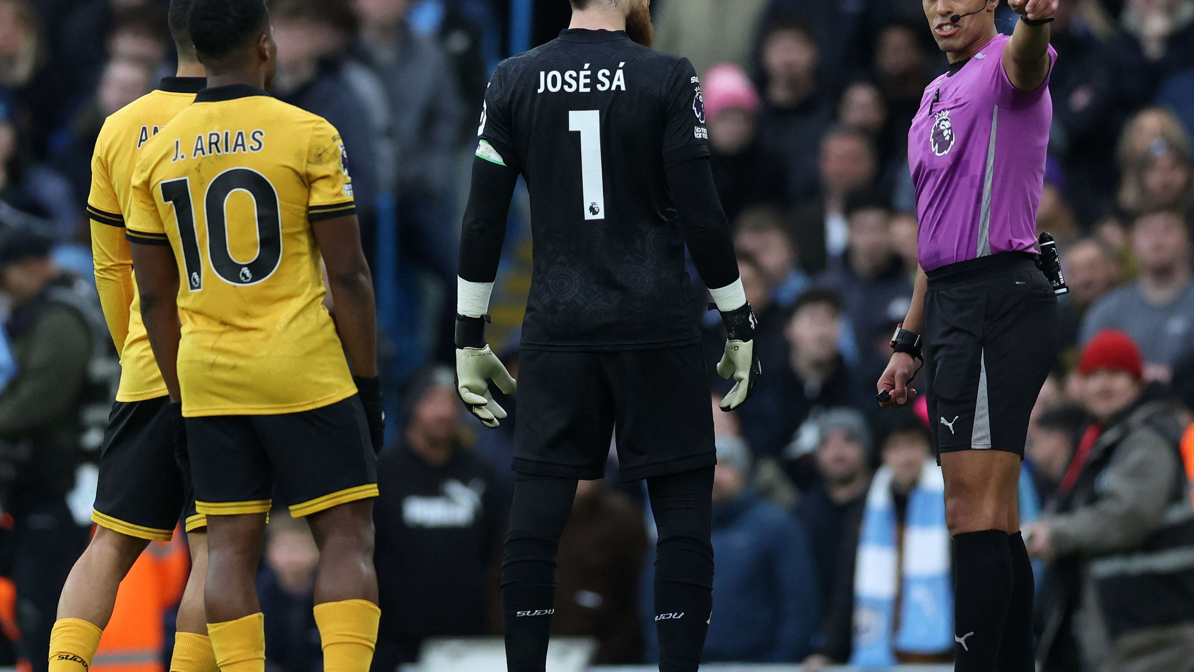 FBL-ENG-PR-MAN CITY-WOLVES