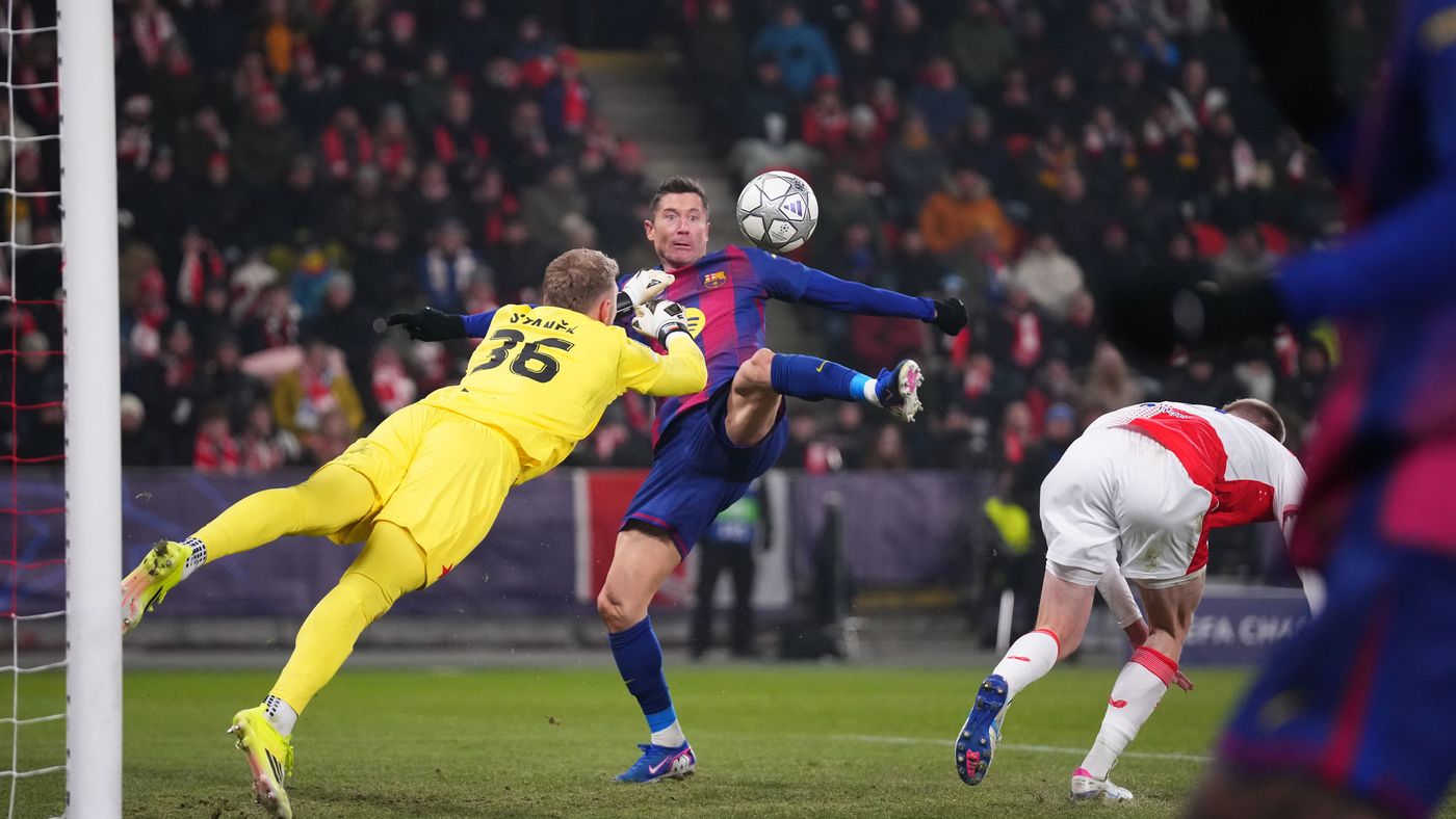 ببصمة البدلاء.. برشلونة يفلت من فخ سلافيا براج وينعش آمال التأهل المباشر