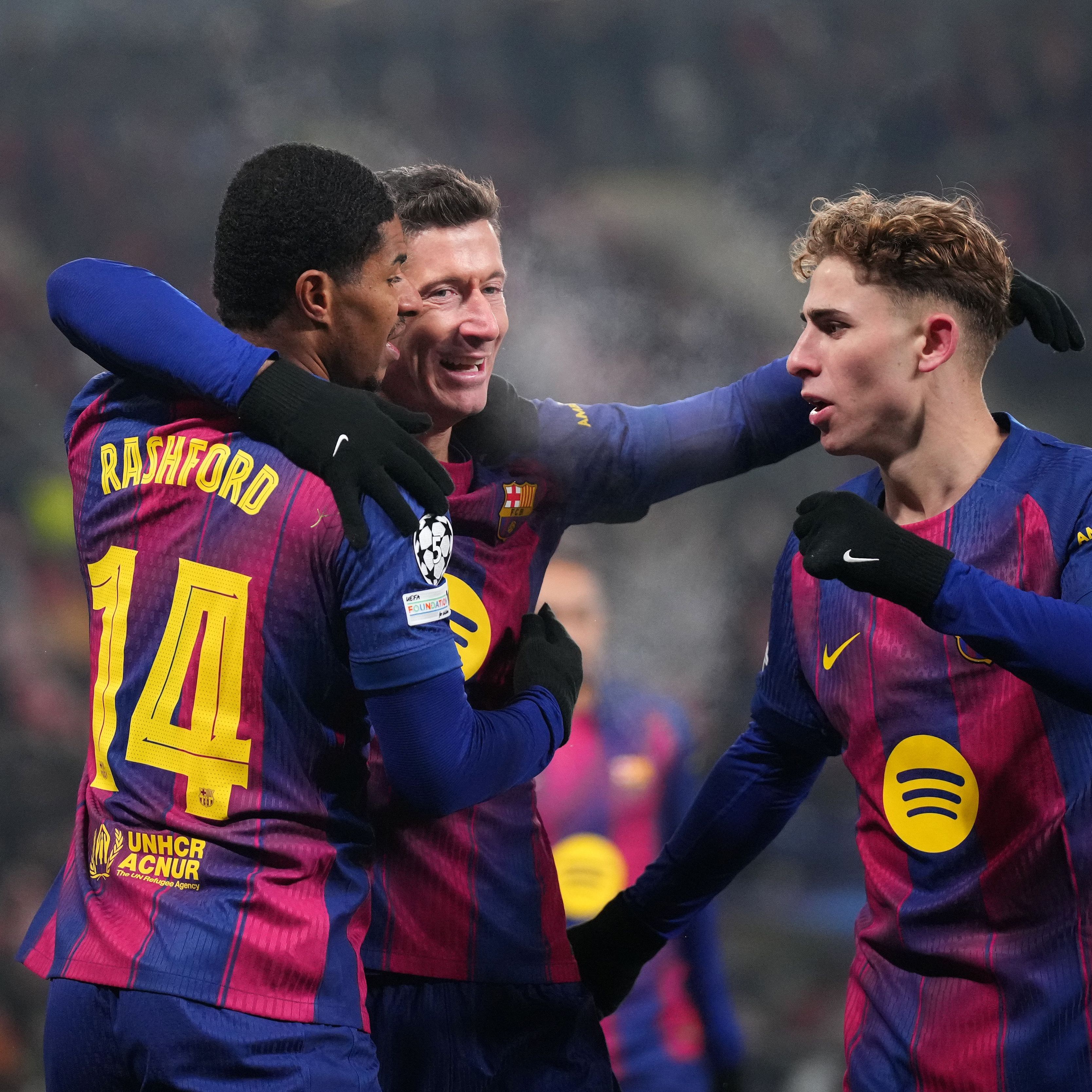 Calendario de fútbol internacional domingo 25 de enero de 2026, canales y comentaristas