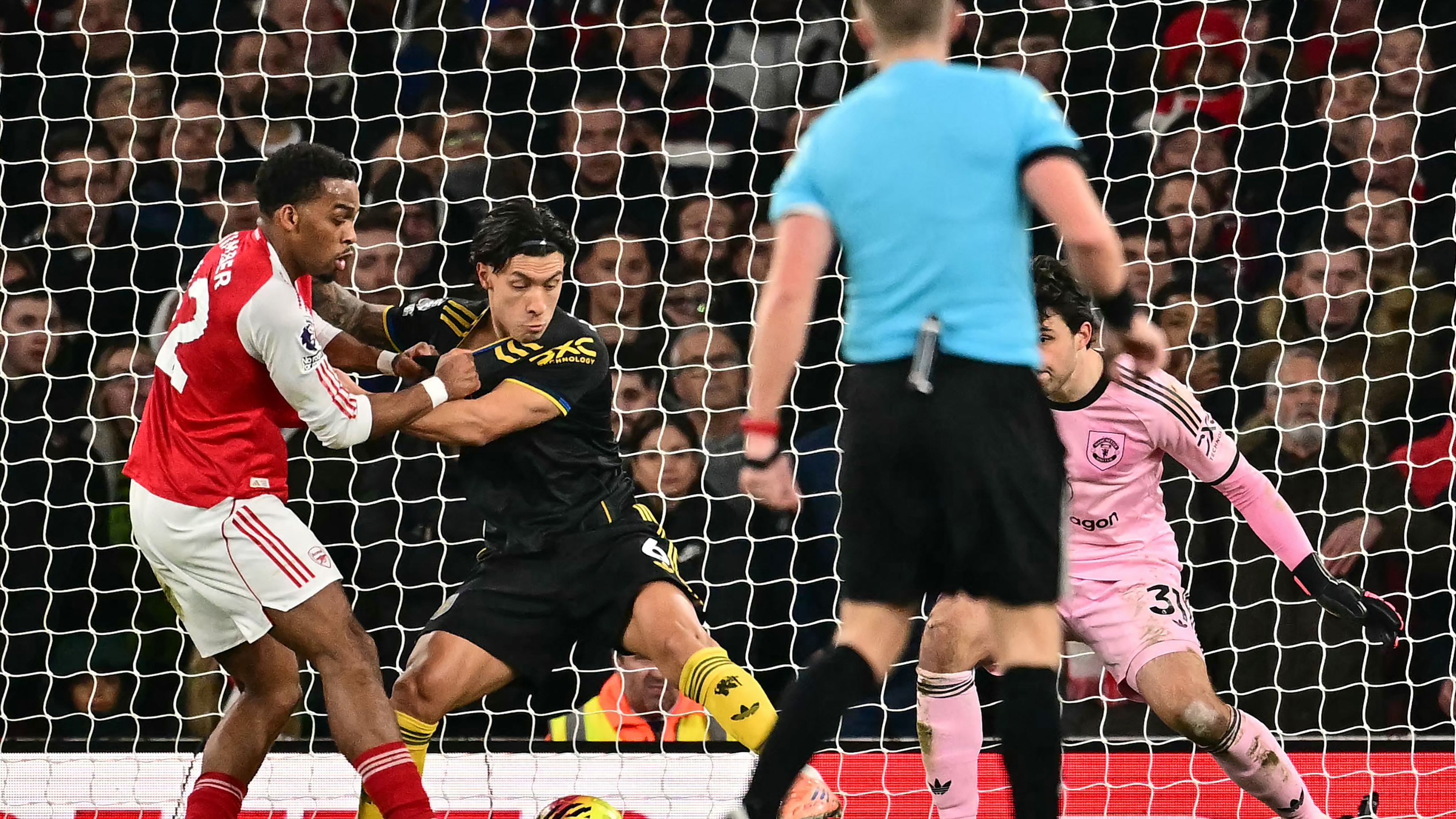 Lisandro Martinez emotional moment after United's Emirates win
