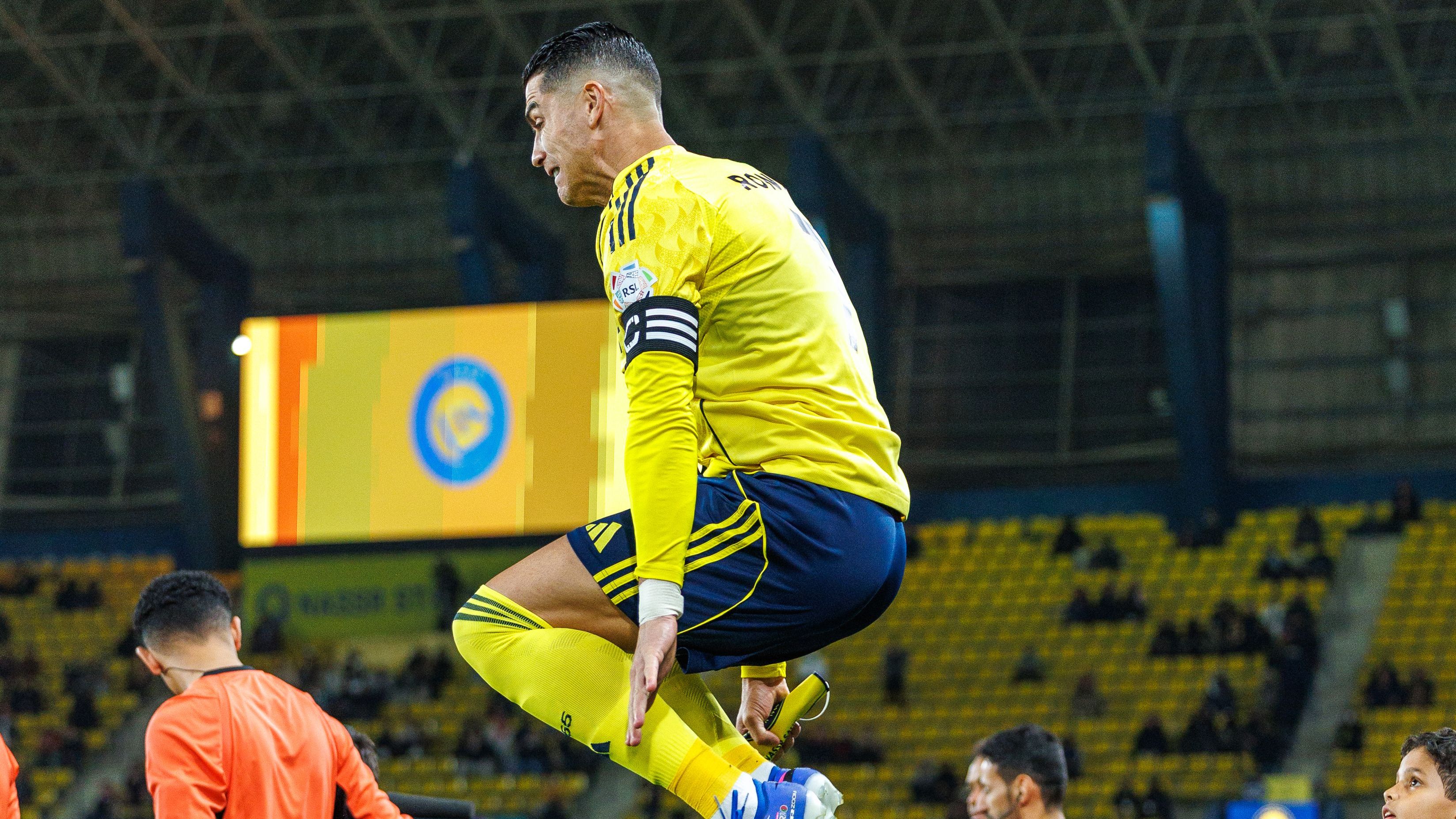 عودة رونالدو بقوة.. النصر يستعد لمواجهة الفتح في دوري روشن السعودي