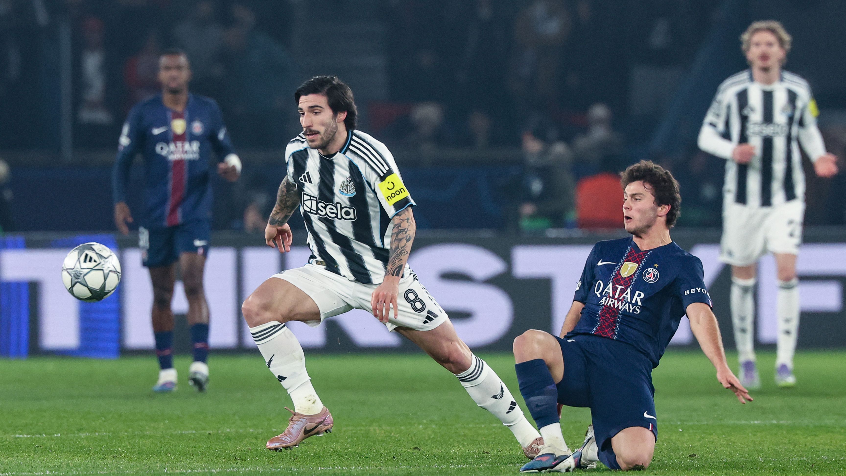 Sandro Tonali with Juventus and Newcastle United context in transfer race