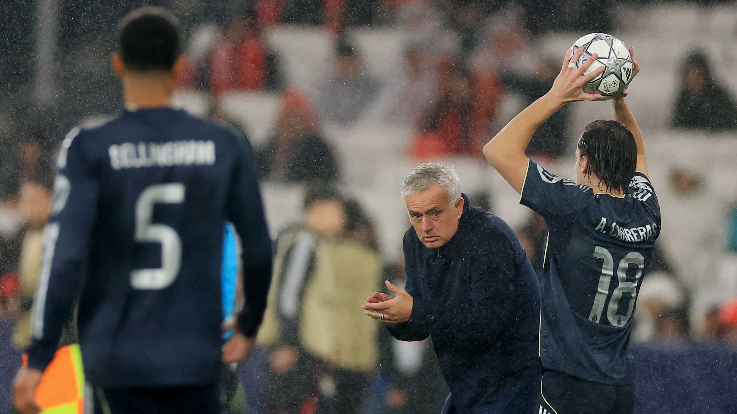 TOPSHOT-FBL-EUR-C1-BENFICA-REAL MADRID