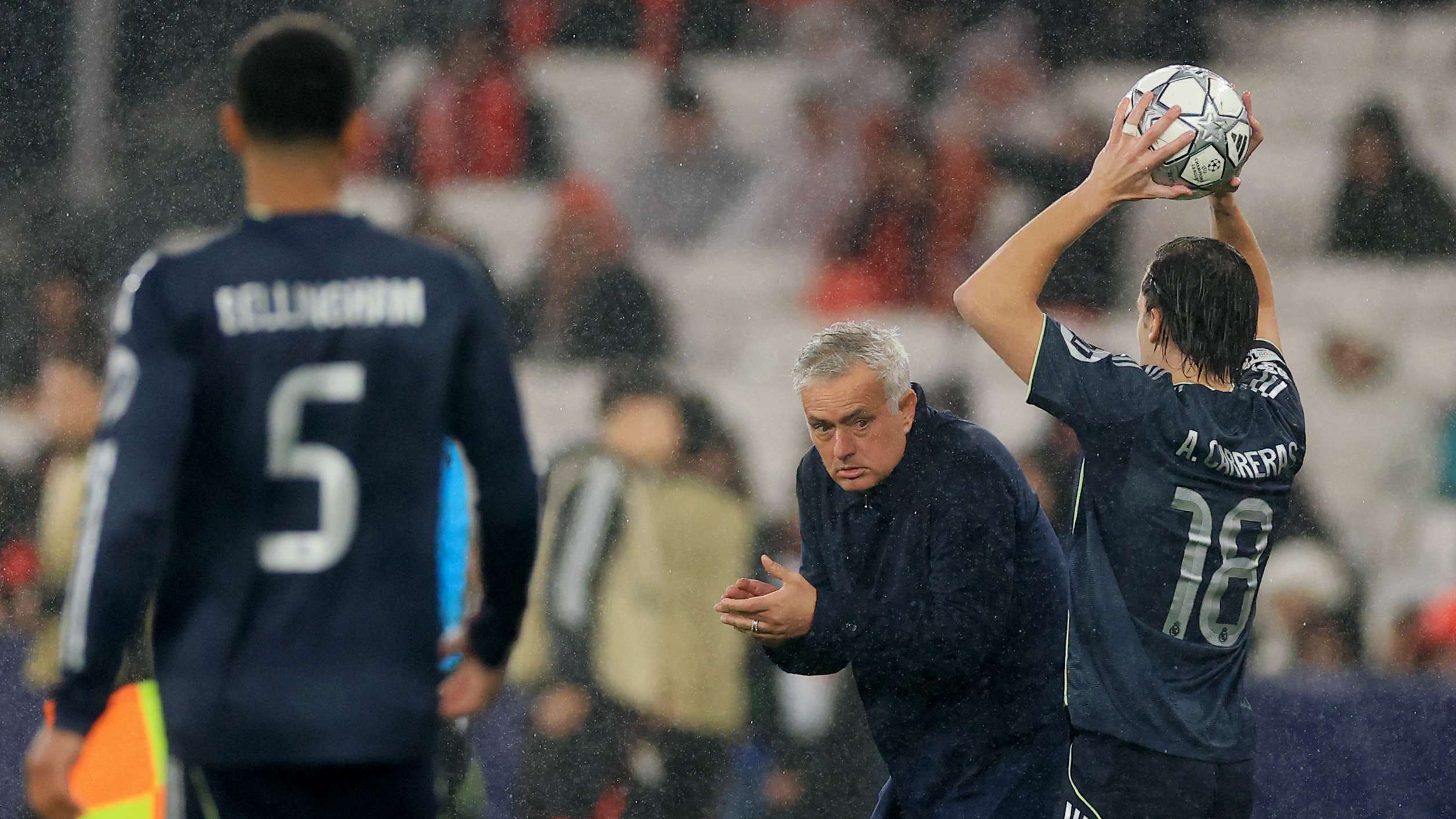 TOPSHOT-FBL-EUR-C1-BENFICA-REAL MADRID