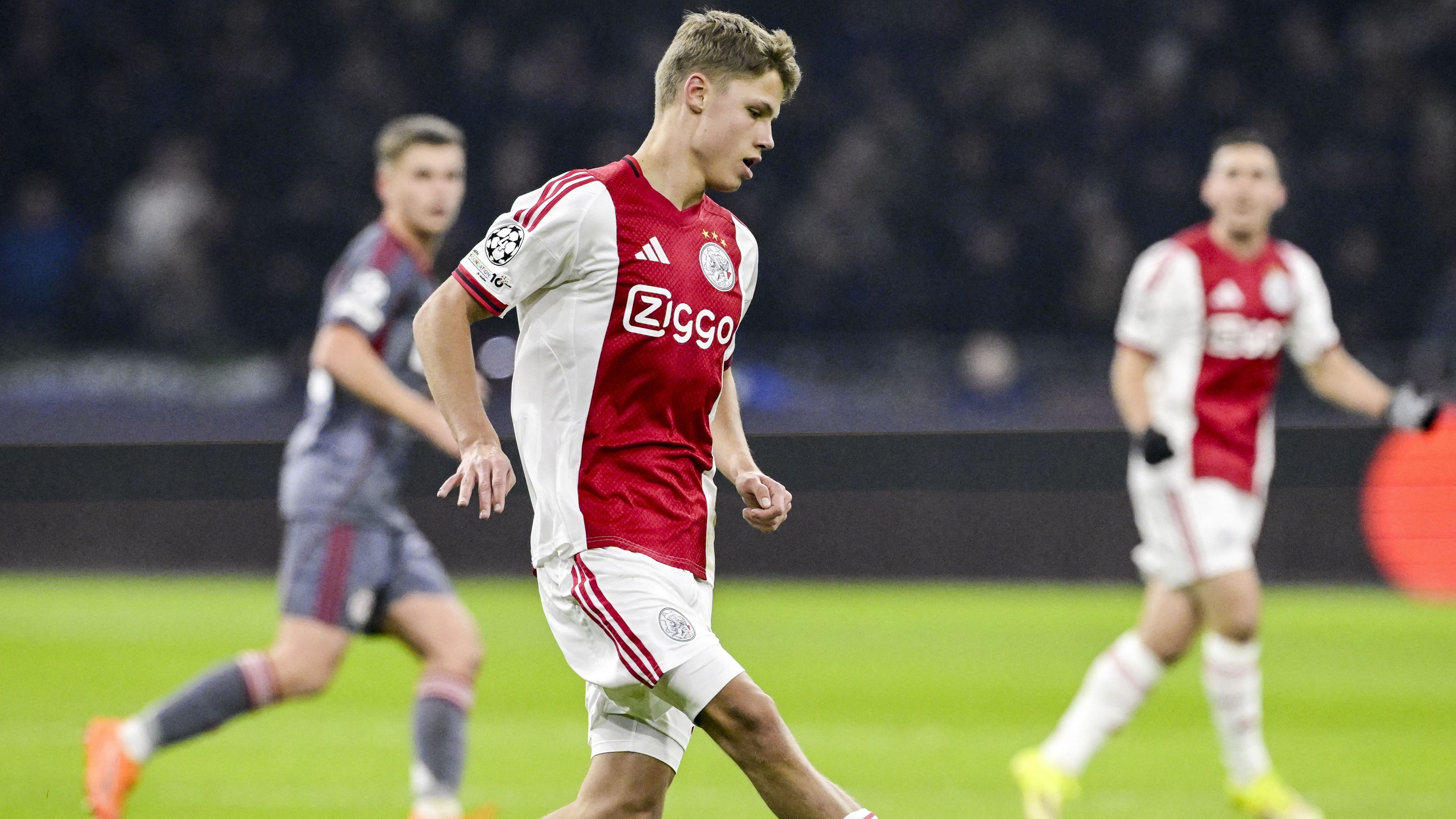 FBL-EUR-C1-AJAX-OLYMPIAKOS