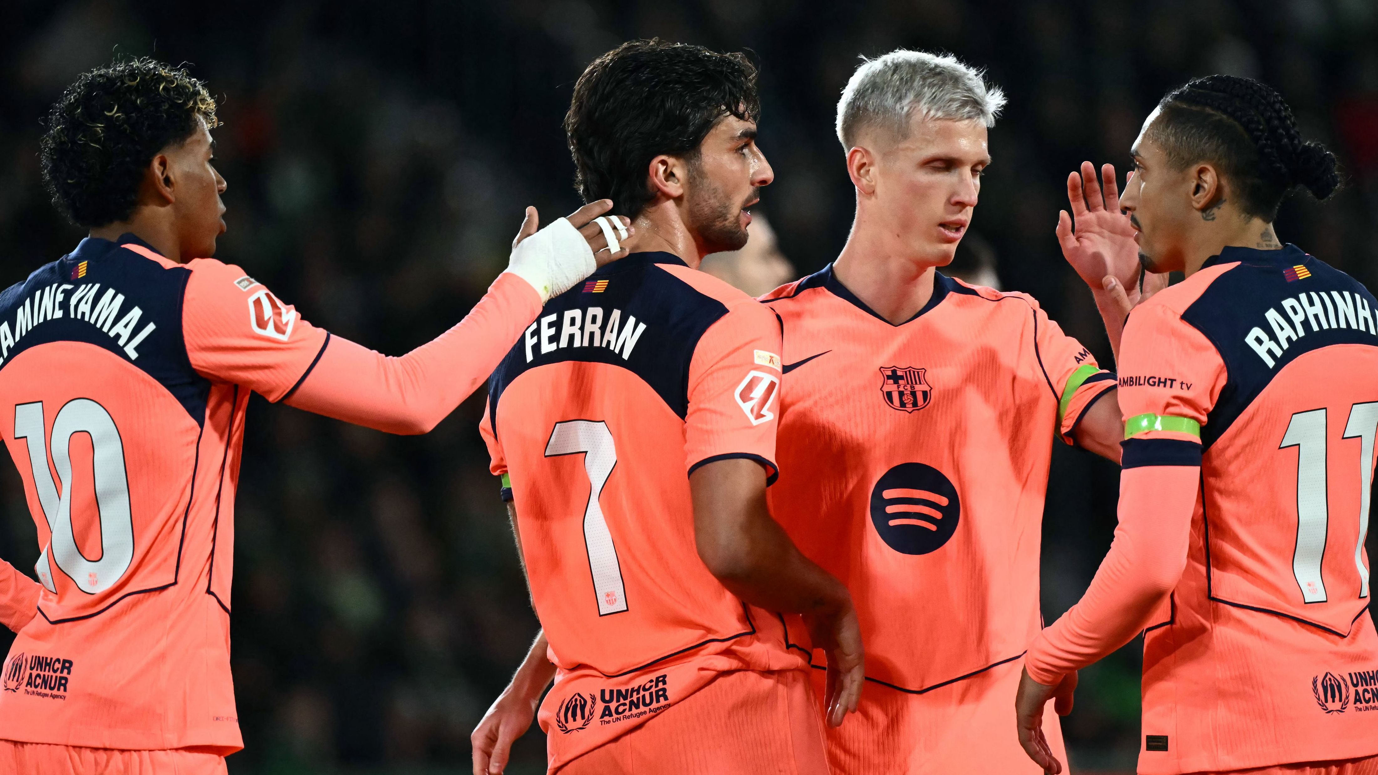 Ferran Torres scores for Barcelona against Elche in La Liga