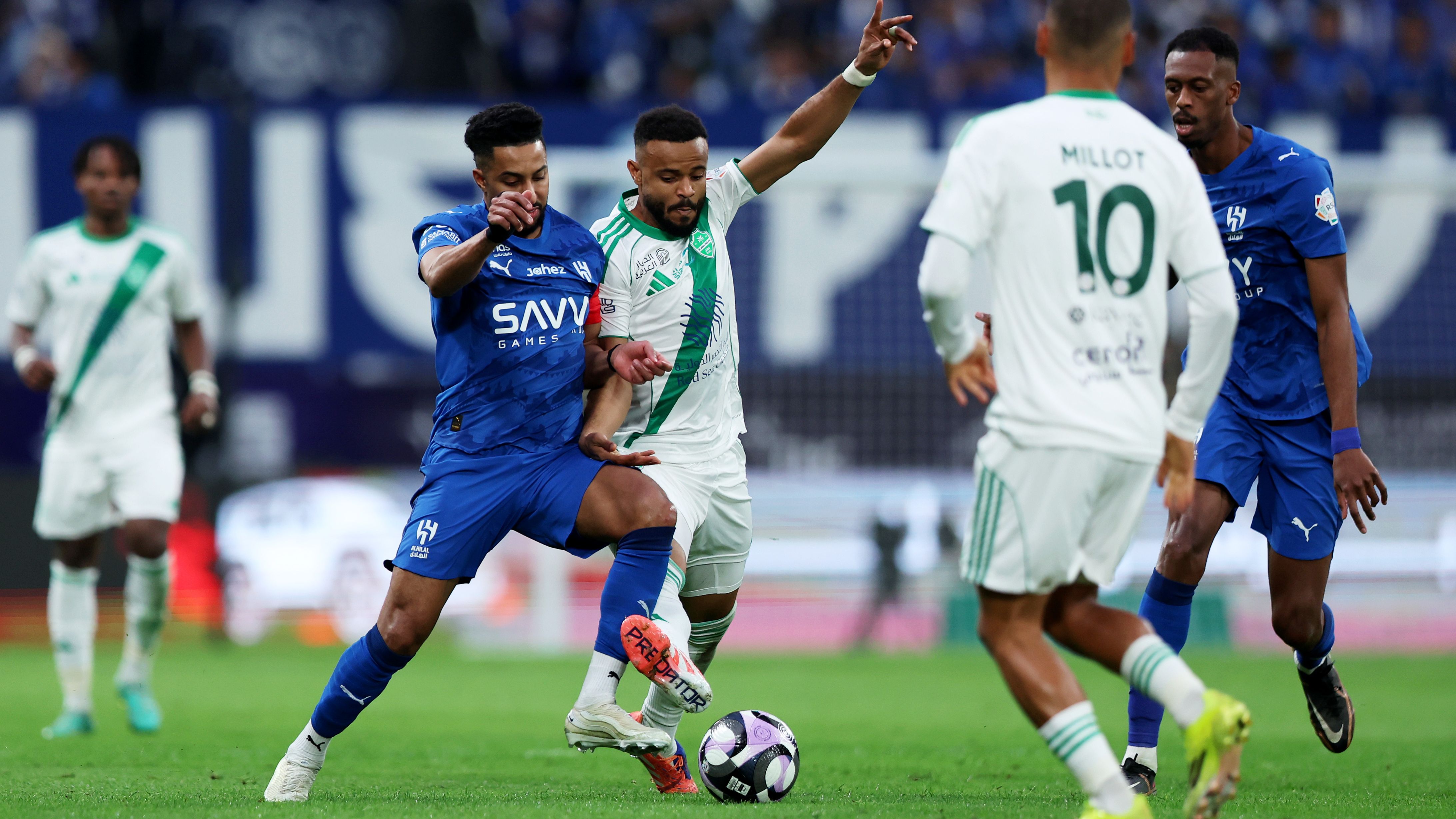 Derby Al-Hilal contro Al-Ahli, rigore controverso al Kingdom Arena