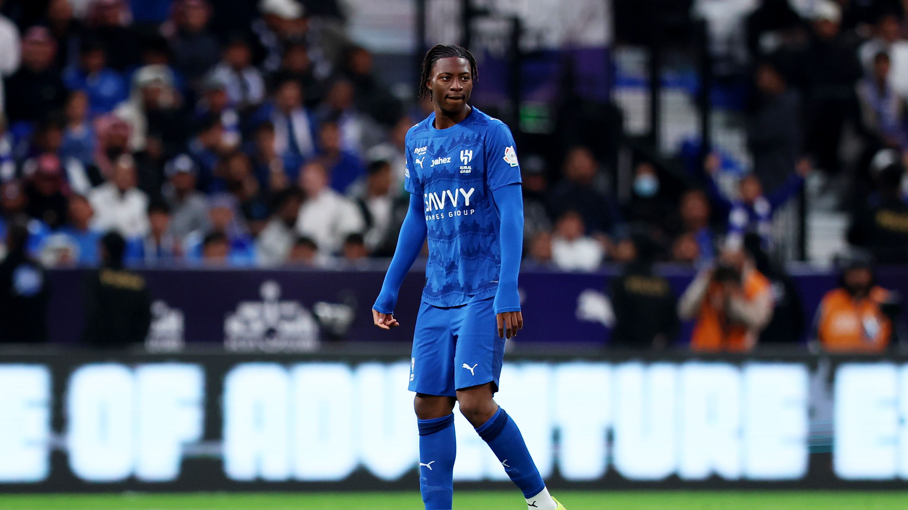 ميتي يخطف الأضواء في غياب بنزيما.. ويسجل أول أهدافه مع الهلال في دوري روشن