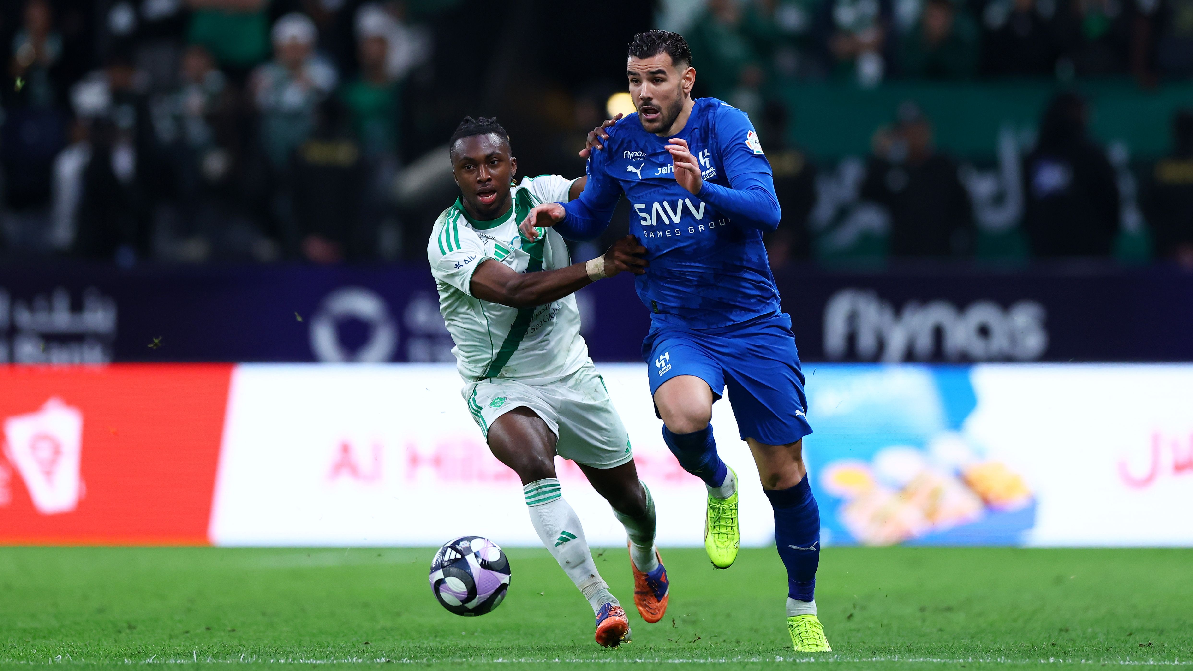 الأهلي يستضيف الهلال في كلاسيكو كأس خادم الحرمين الشريفين بنصف النهائي