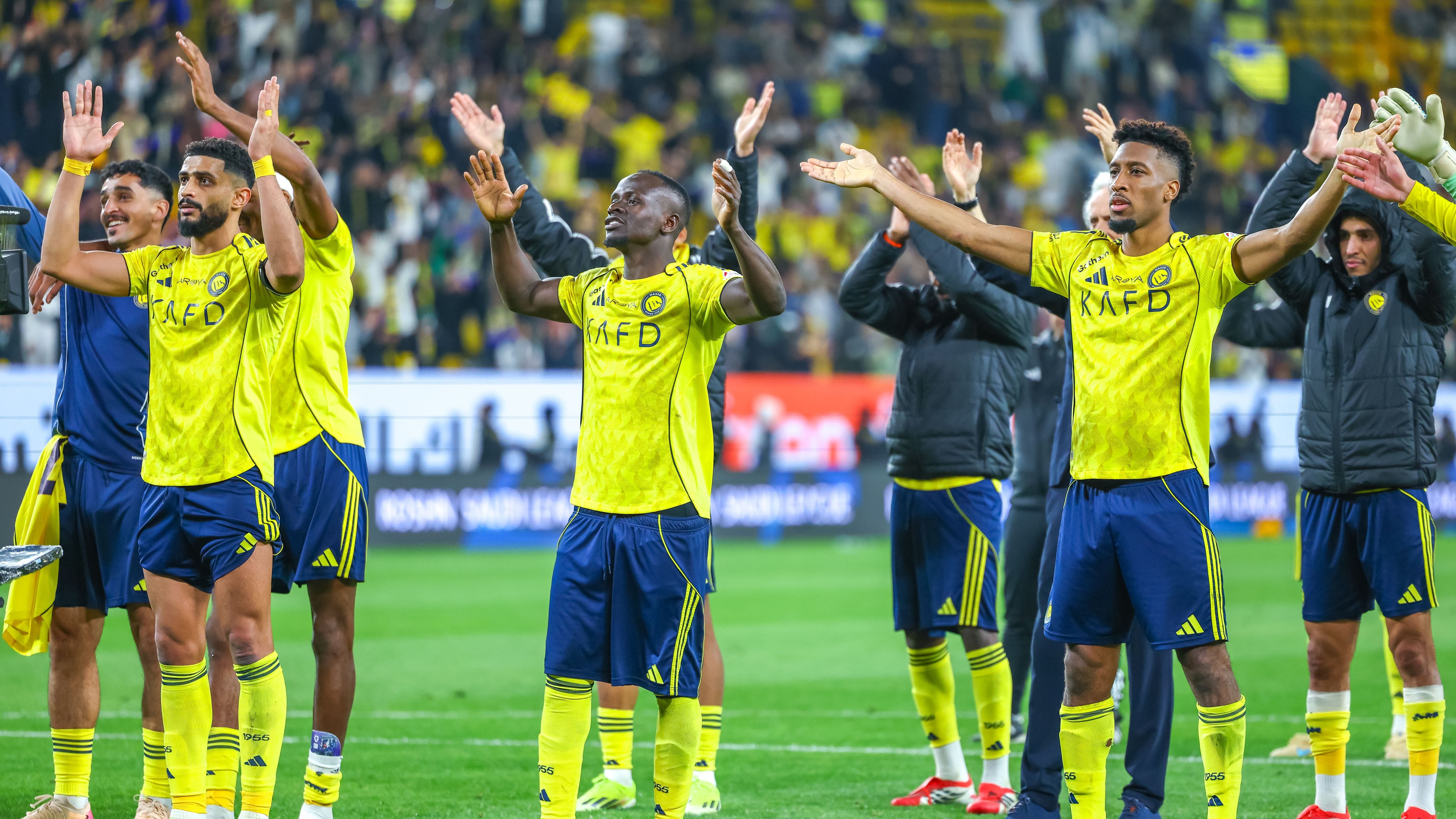 النصر يختبر ساديو ماني ويحرم مارتينيز من الراحة استعدادًا للعودة