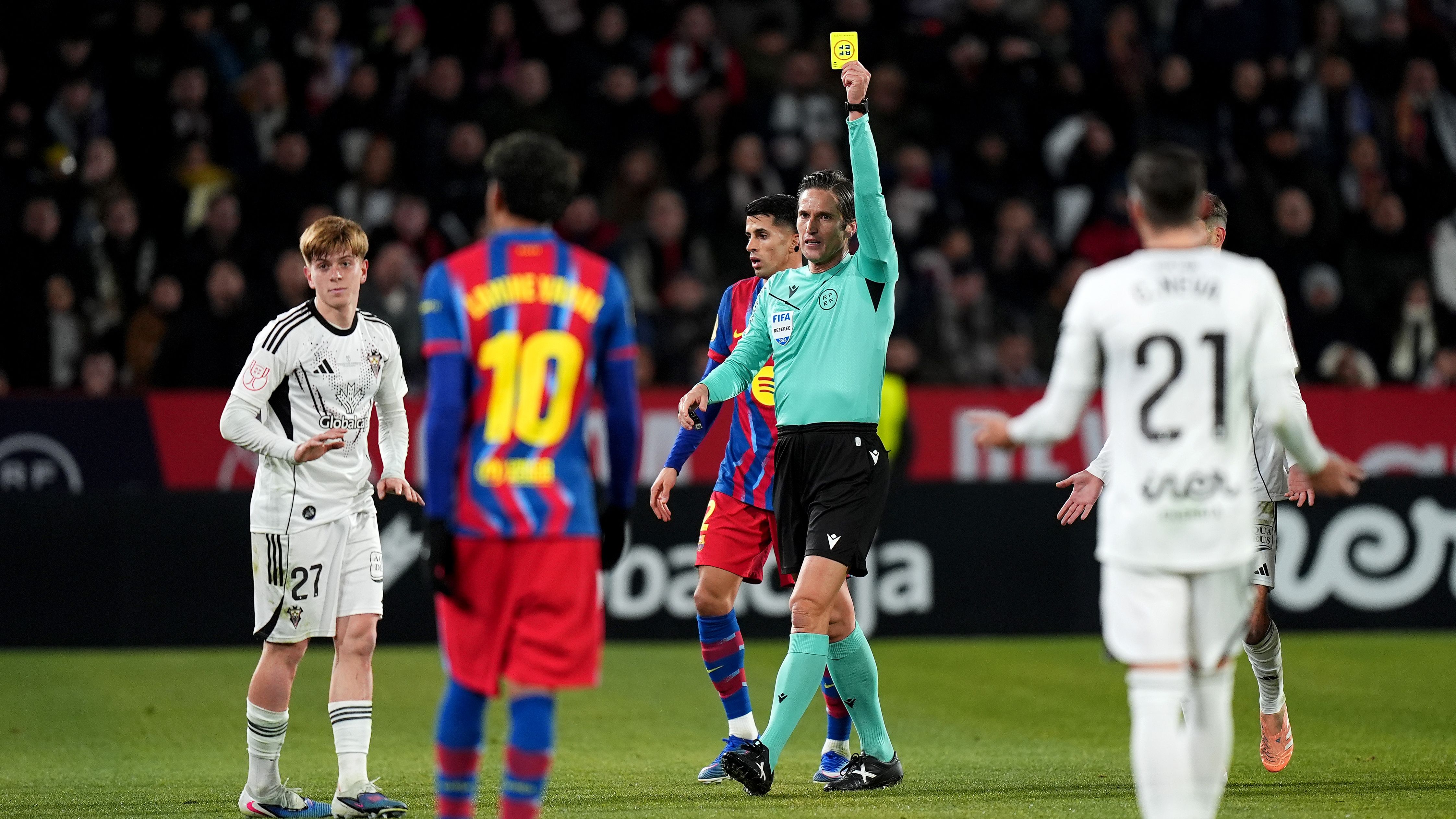 Barcelona Albacete Copa del Rey referee Montero moment