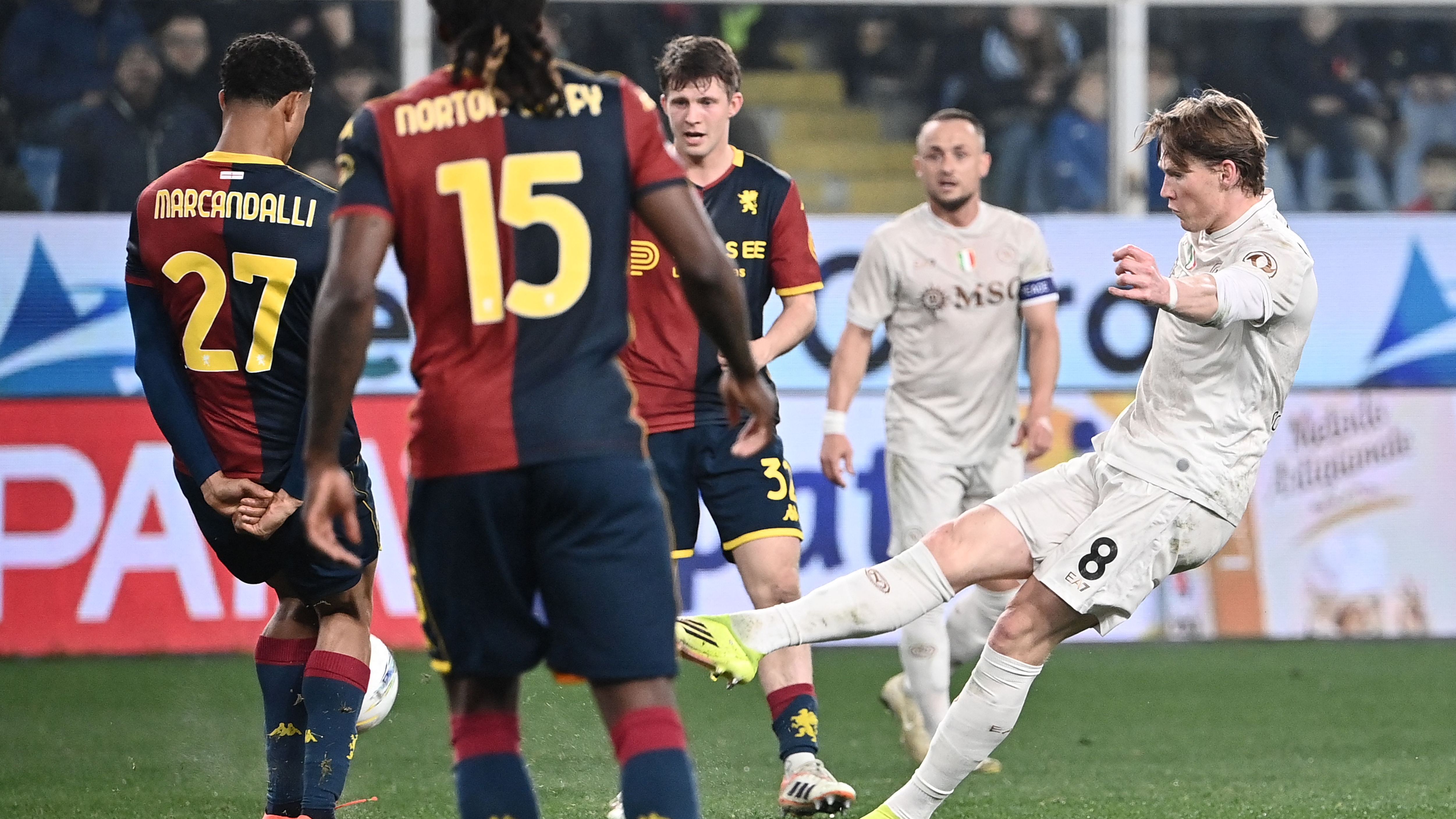 احتفالات جماهير نابولي في ملعب مارادونا