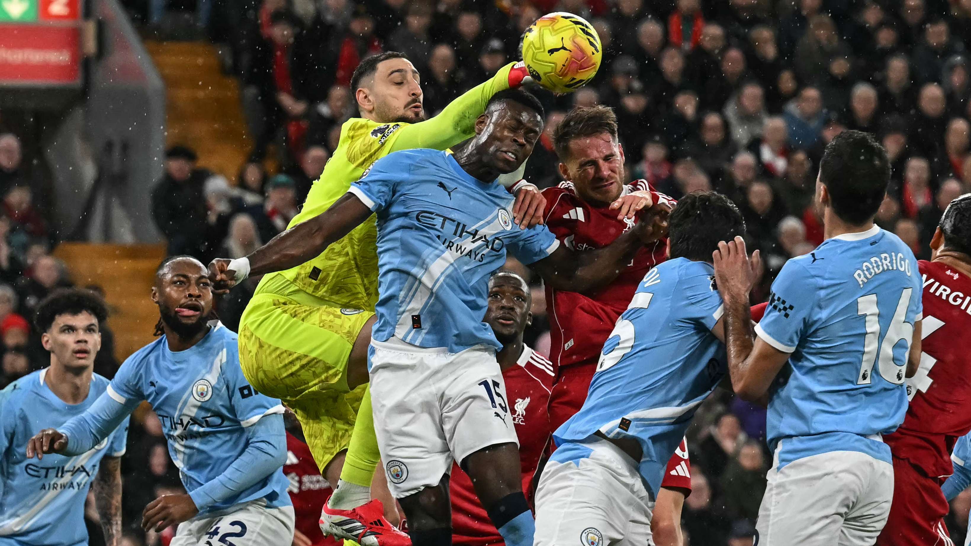 FBL-ENG-PR-LIVERPOOL-MAN CITY