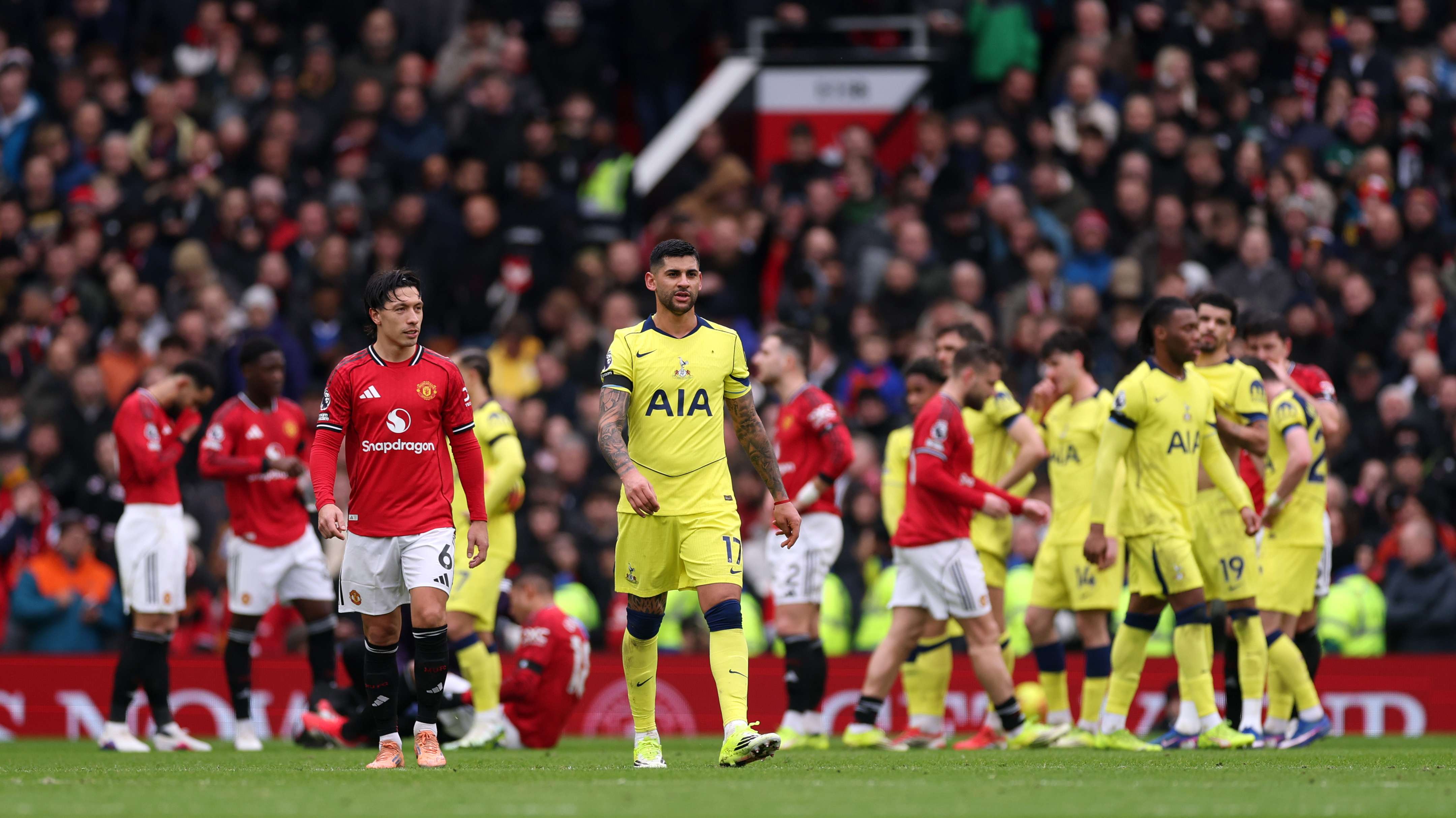 Manchester United v Tottenham Hotspur - Premier League