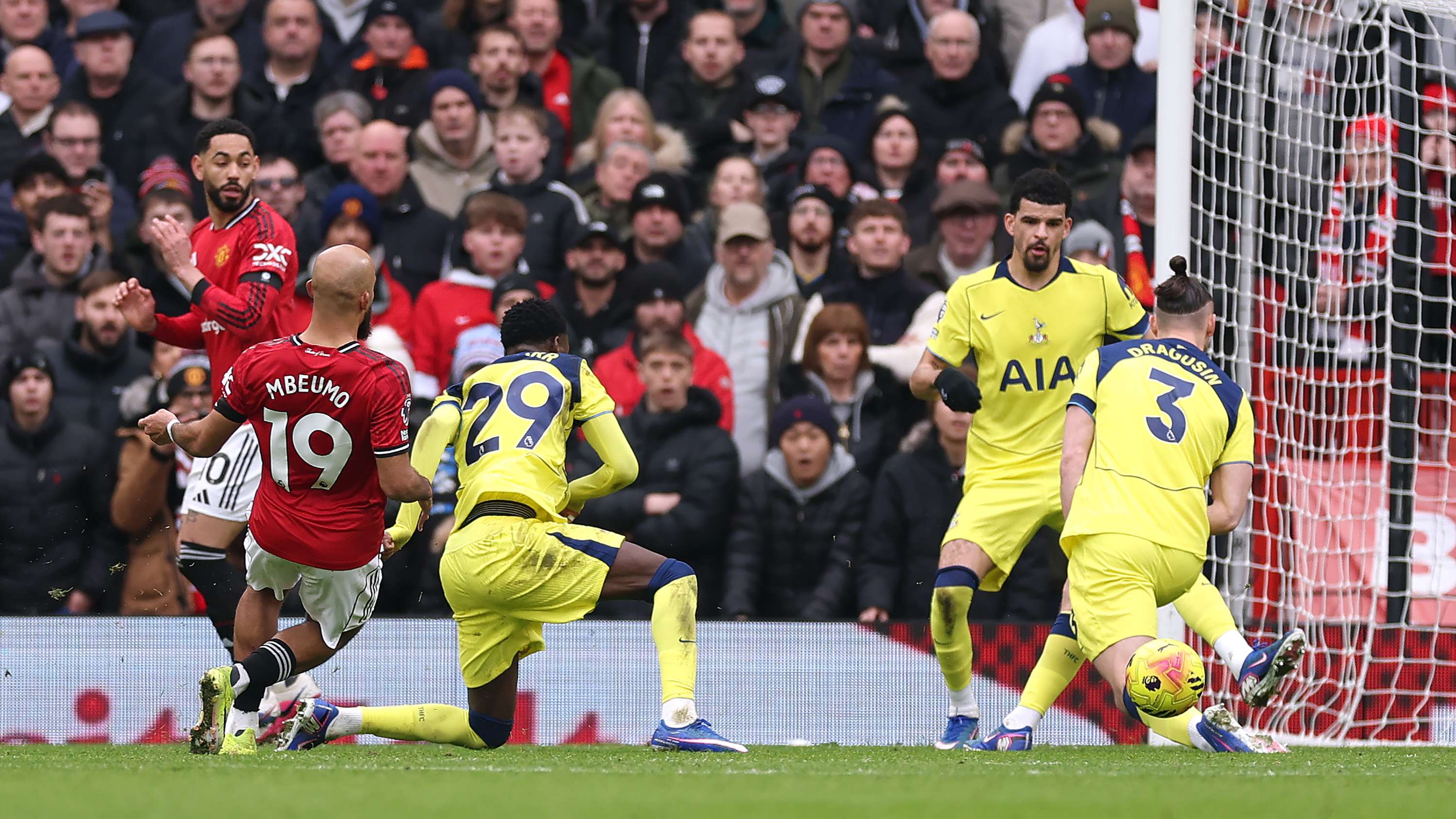 Manchester United v Tottenham Hotspur - Premier League