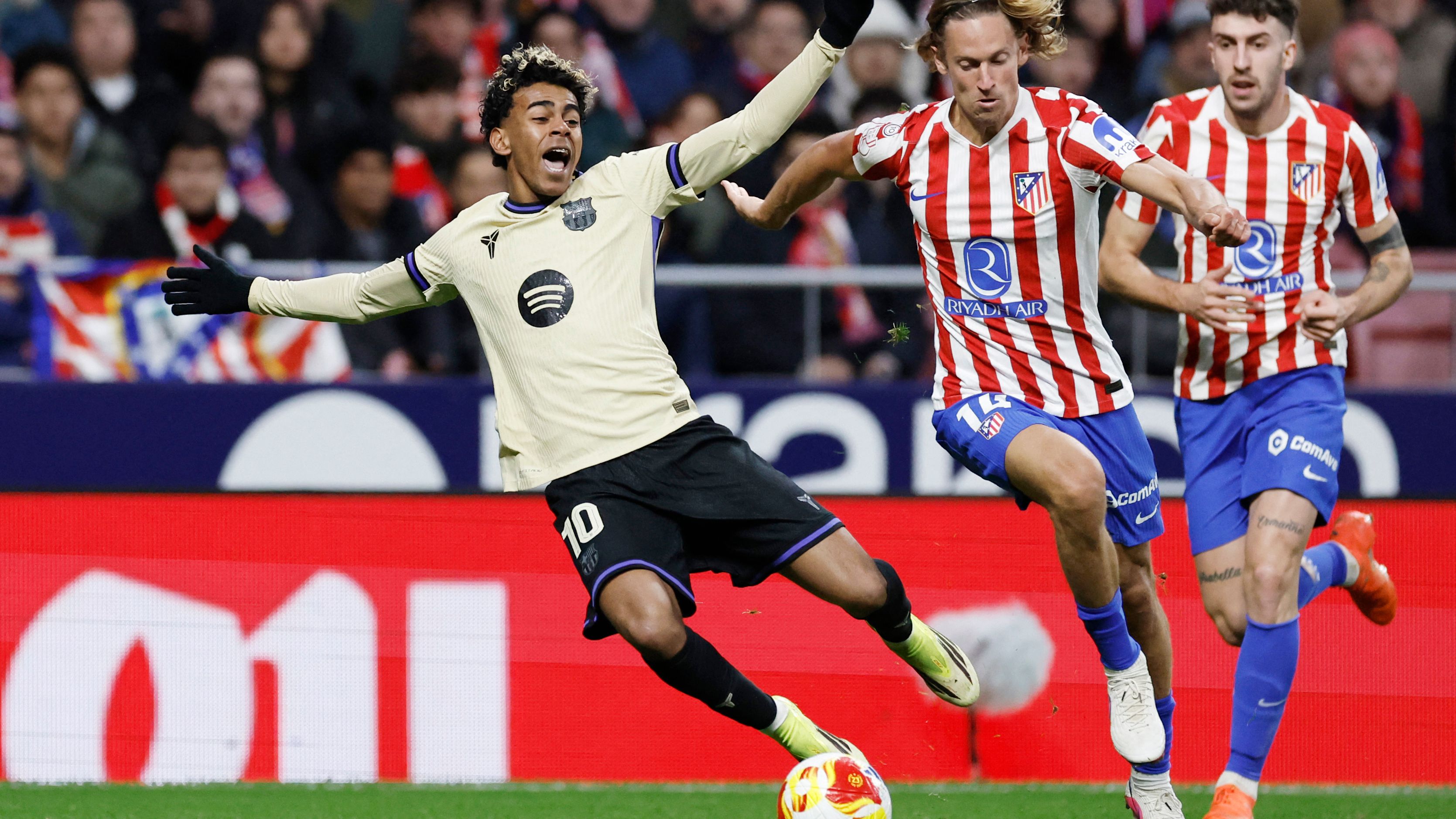 TOPSHOT-FBL-ESP-CUP-ATLETICO MADRID-BARCELONA