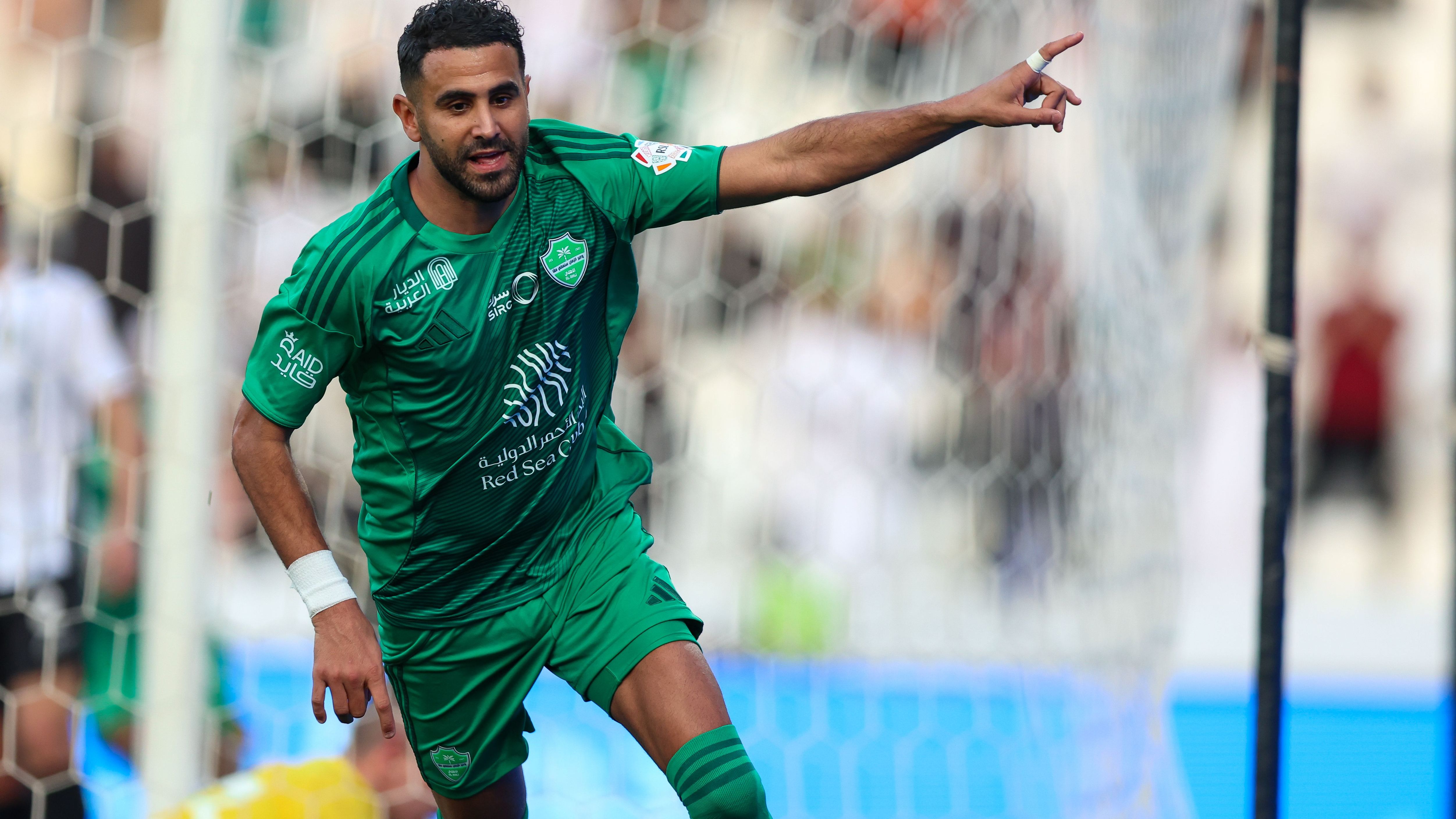 القنوات الناقلة لمباراة الأهلي وشباب الأهلي في دوري أبطال آسيا 2025