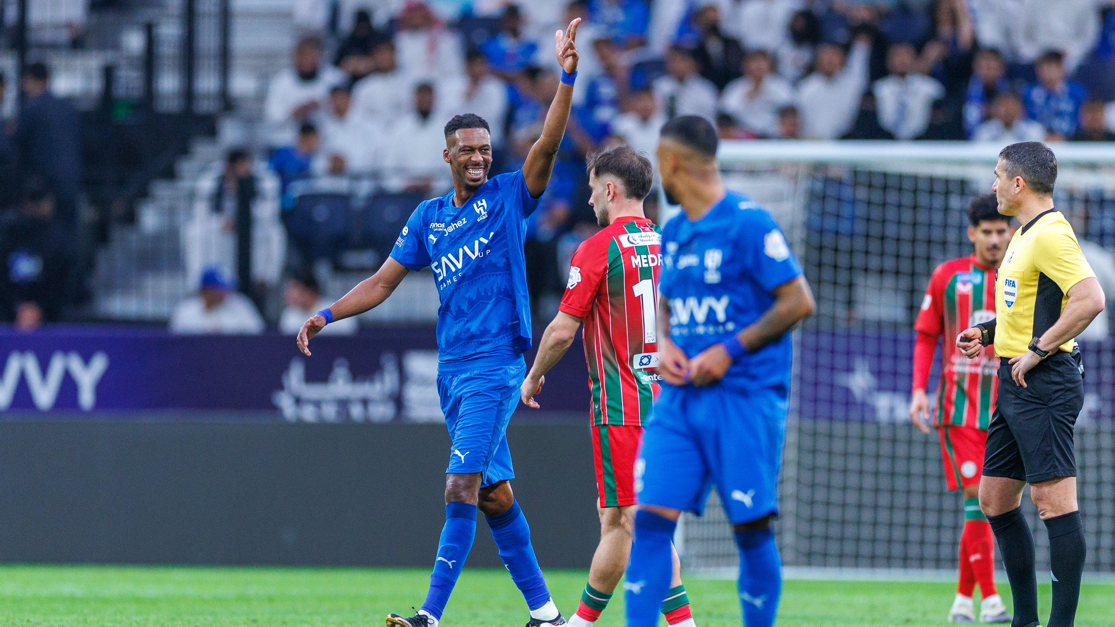 خبير تحكيمي يوضح: هل استحق الاتفاق ركلة جزاء أمام الهلال في دوري روشن السعودي؟