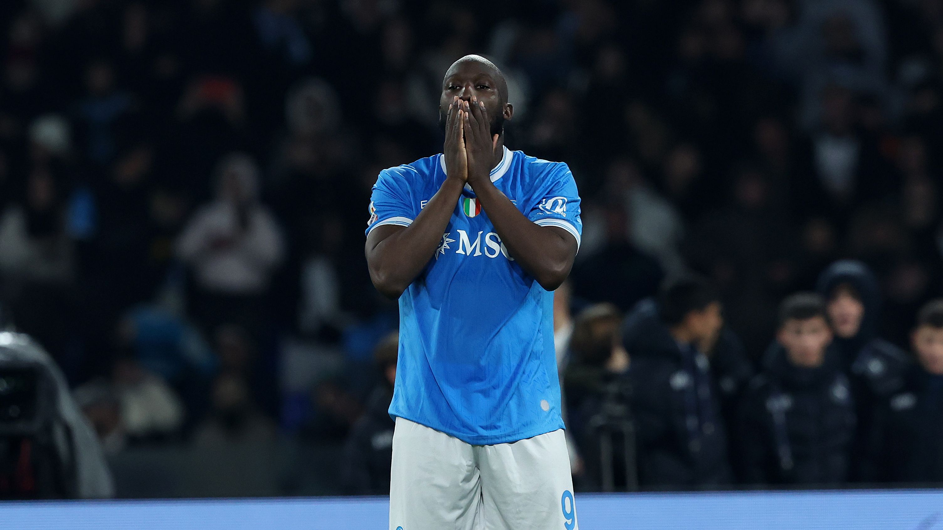 انهيار العلاقة بين لوكاكو ونابولي