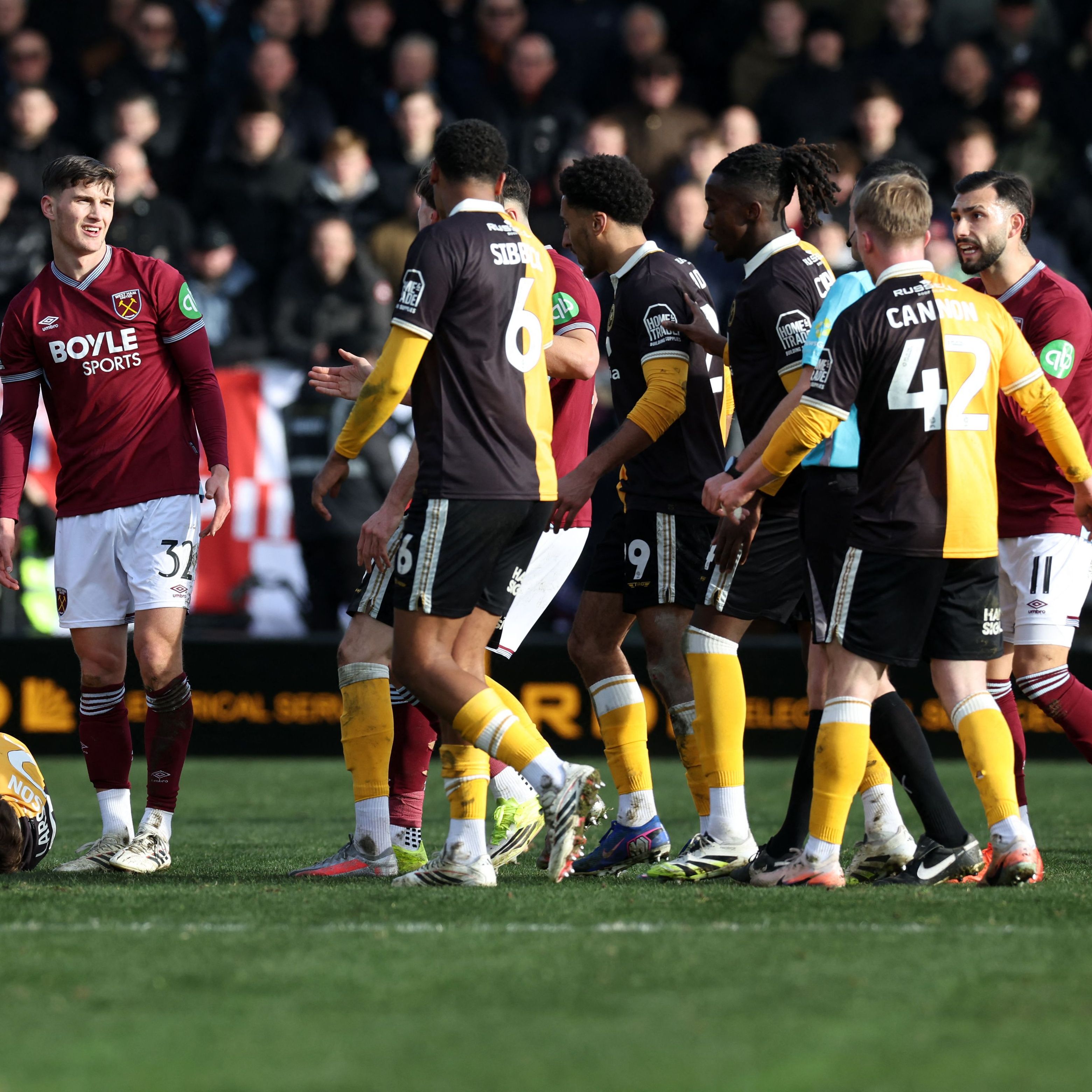 FBL-ENG-FACUP-BURTON-WEST HAM