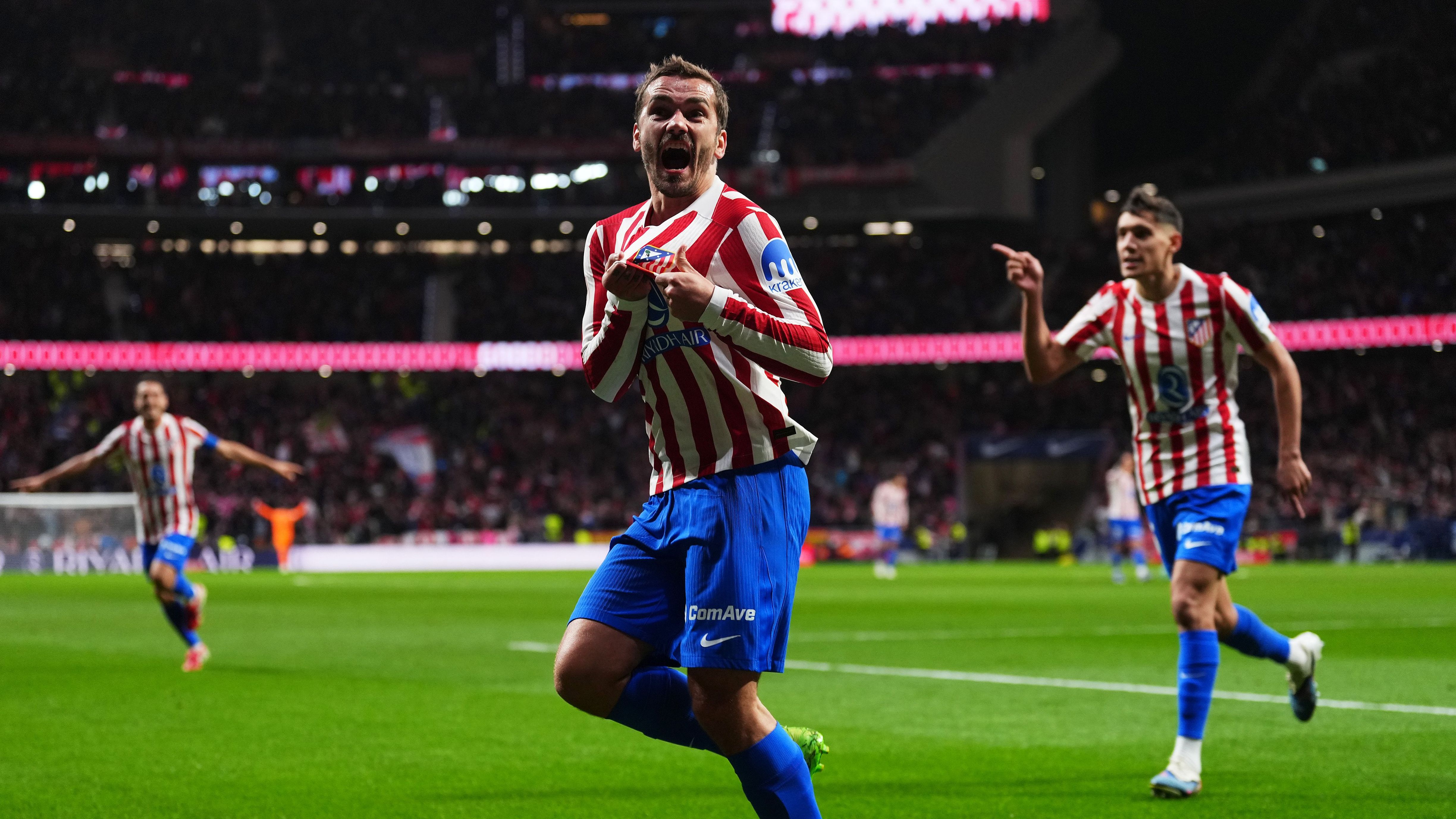 جريزمان يقود أتلتيكو مدريد لتدمير كبرياء برشلونة في كأس ملك إسبانيا