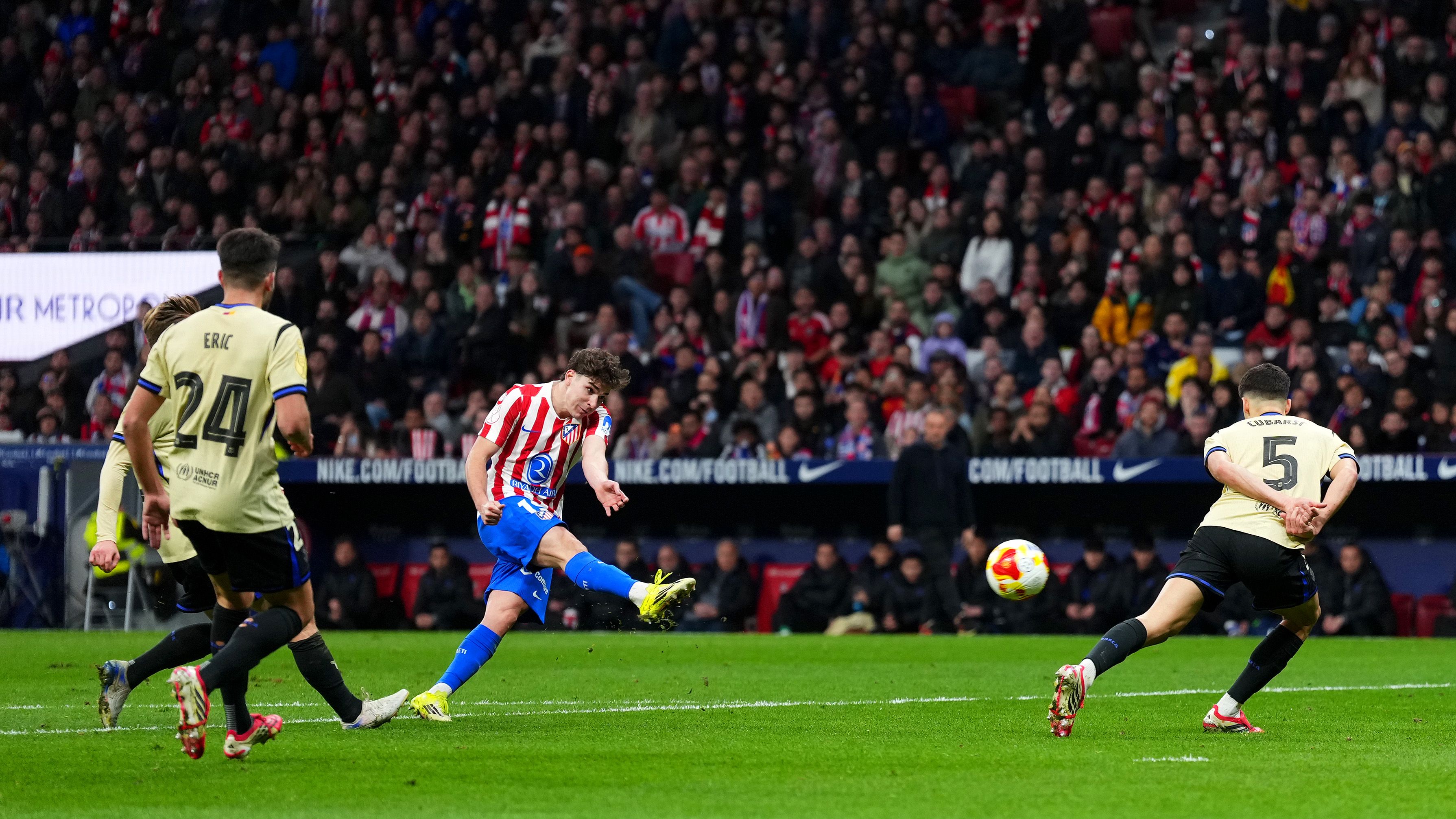 Atletico de Madrid v FC Barcelona - Copa Del Rey