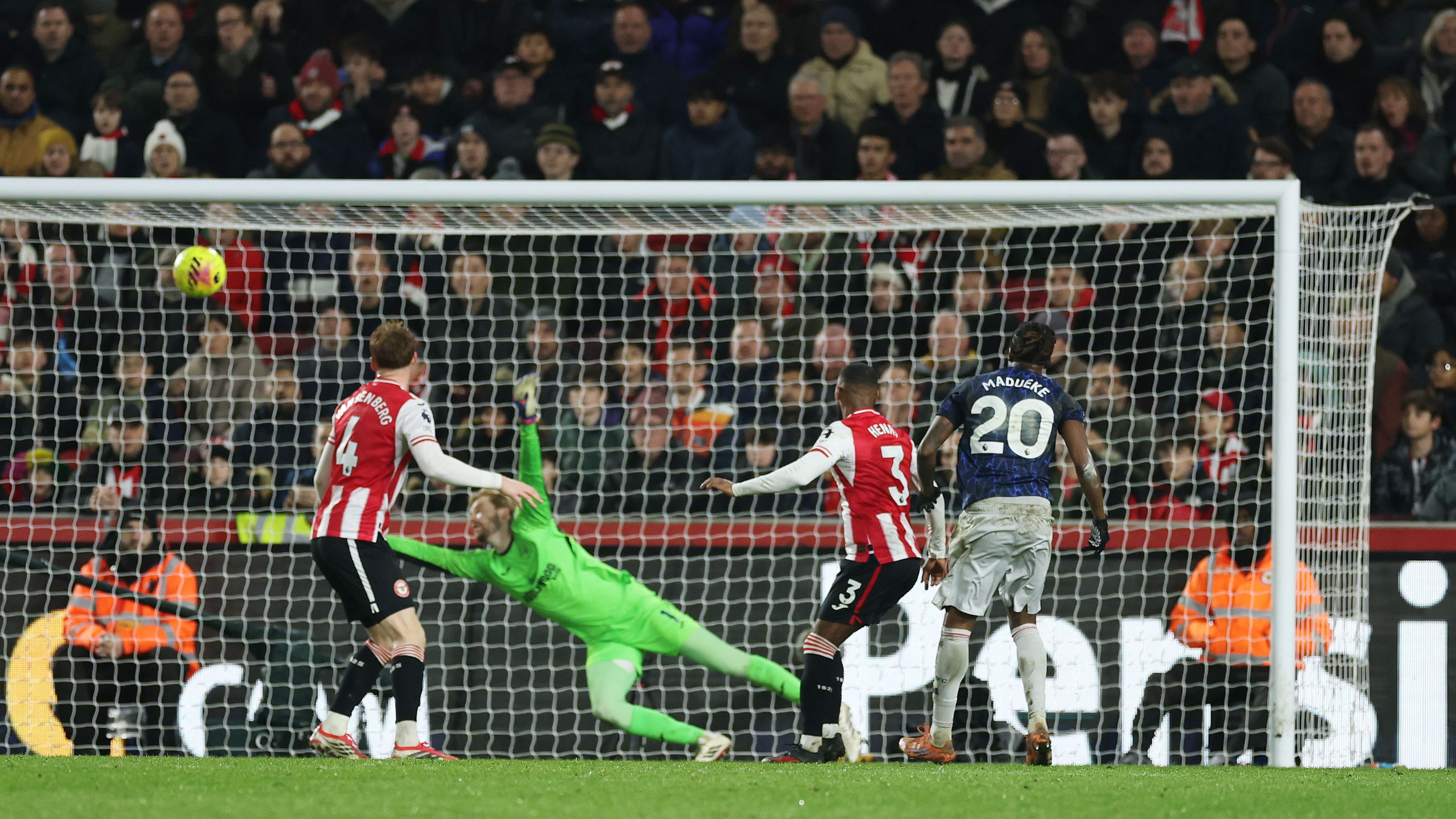 Brentford v Arsenal - Premier League