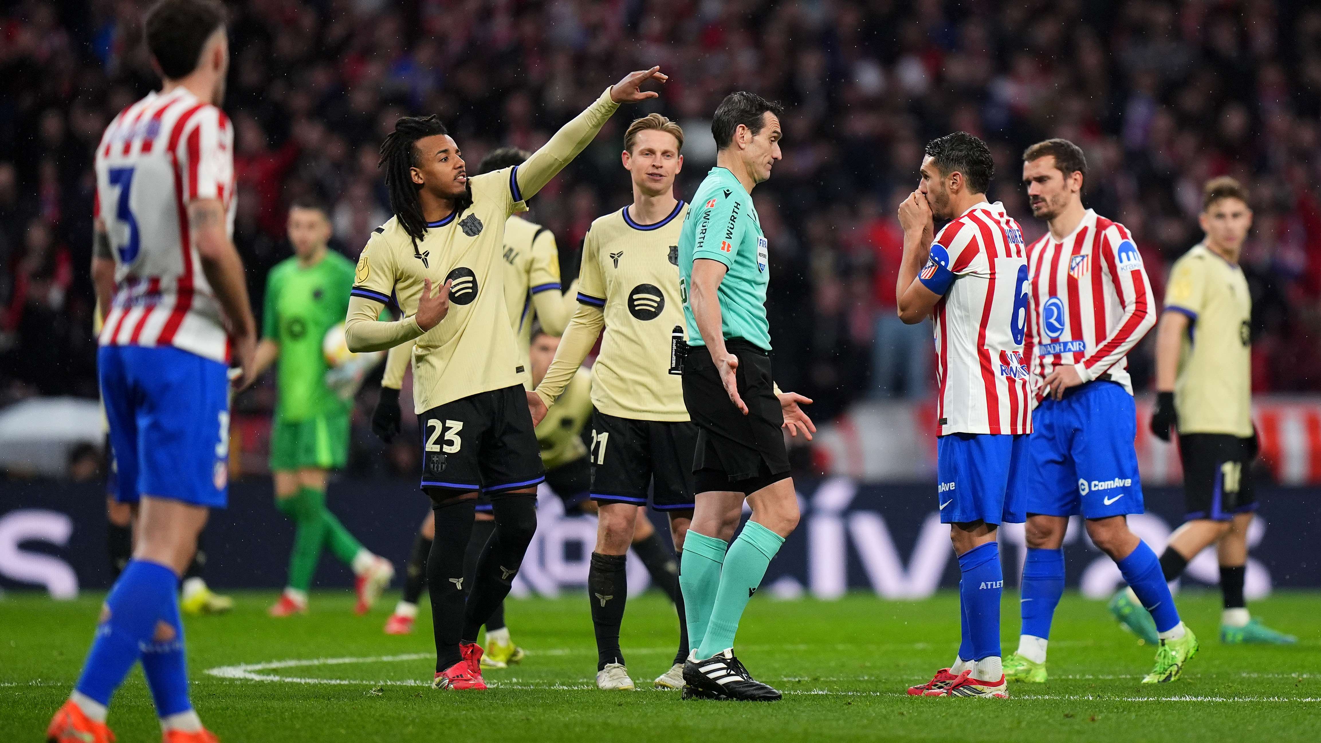 Atletico de Madrid v FC Barcelona - Copa Del Rey