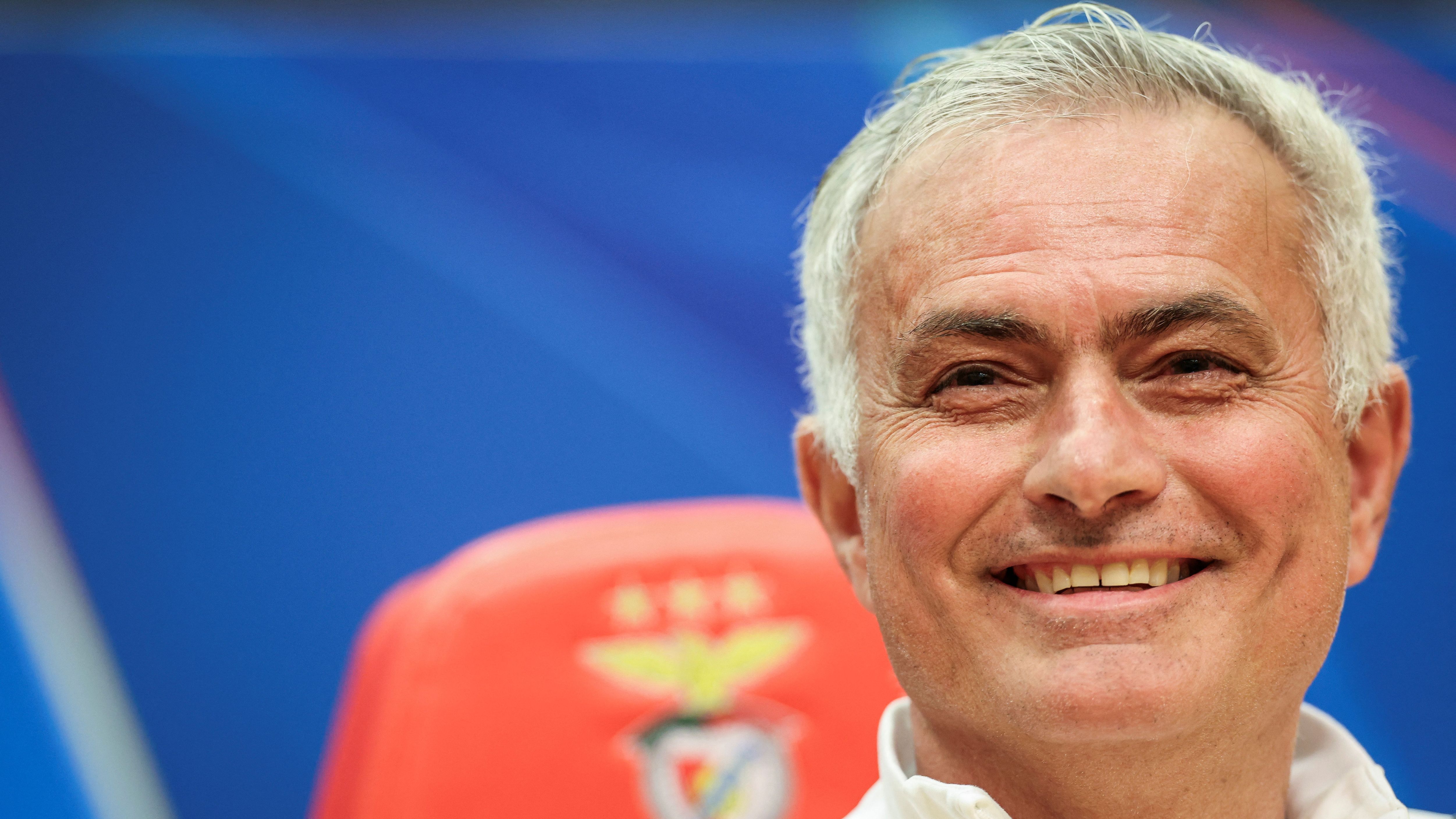 FBL-EUR-C1-BENFICA-PRESSER