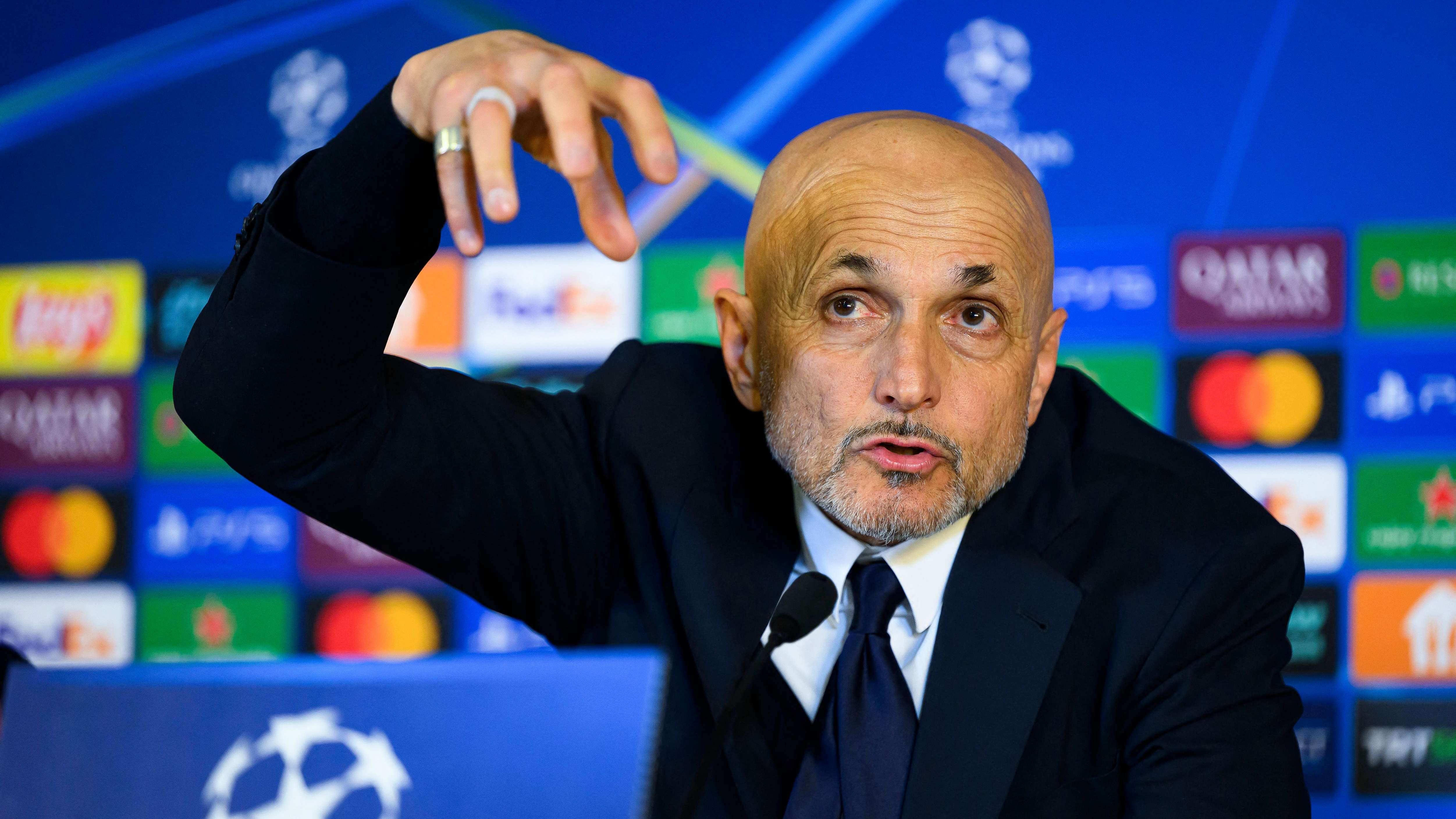 FBL-EUR-C1-JUVENTUS-PRESSER