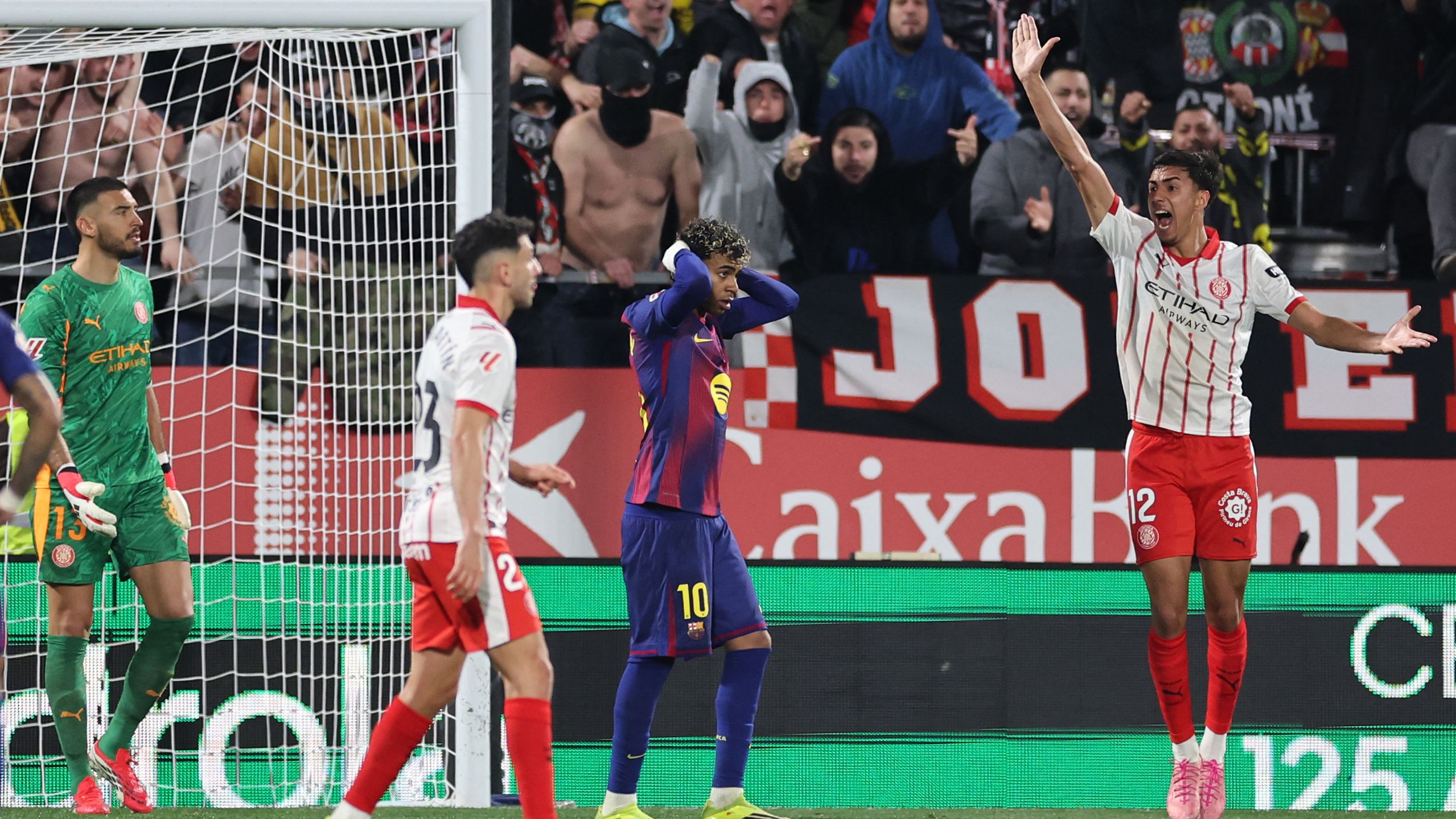 يامال يخيب آمال برشلونة.. ركلة جزاء ضائعة وتصديات جازانيجا تحرم الكتالونيين من الصدارة