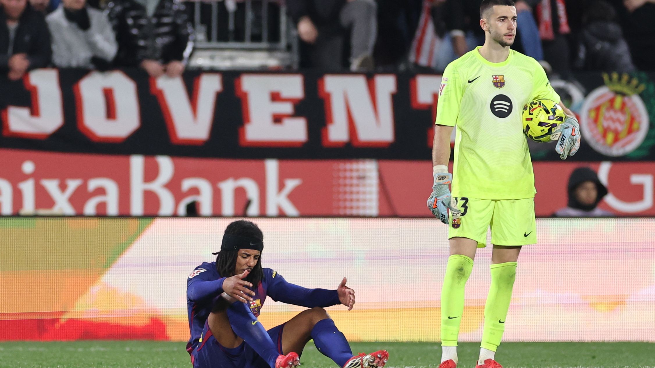 Barcelona Girona derby referee controversy Koundé foul Montilivi 2026