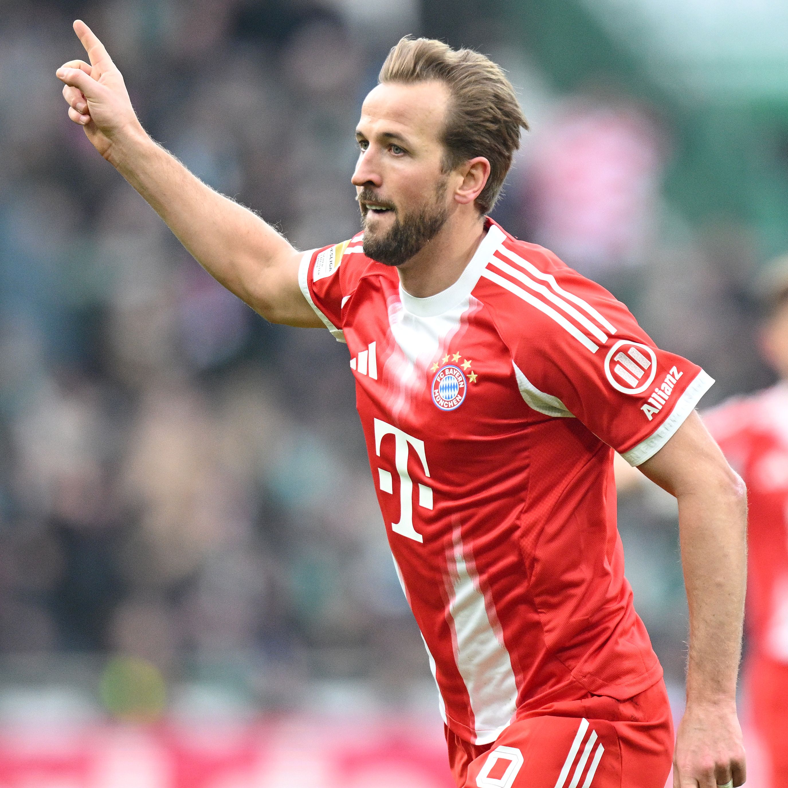 Barcelona Kane transfer rumors with Lewandowski expiring