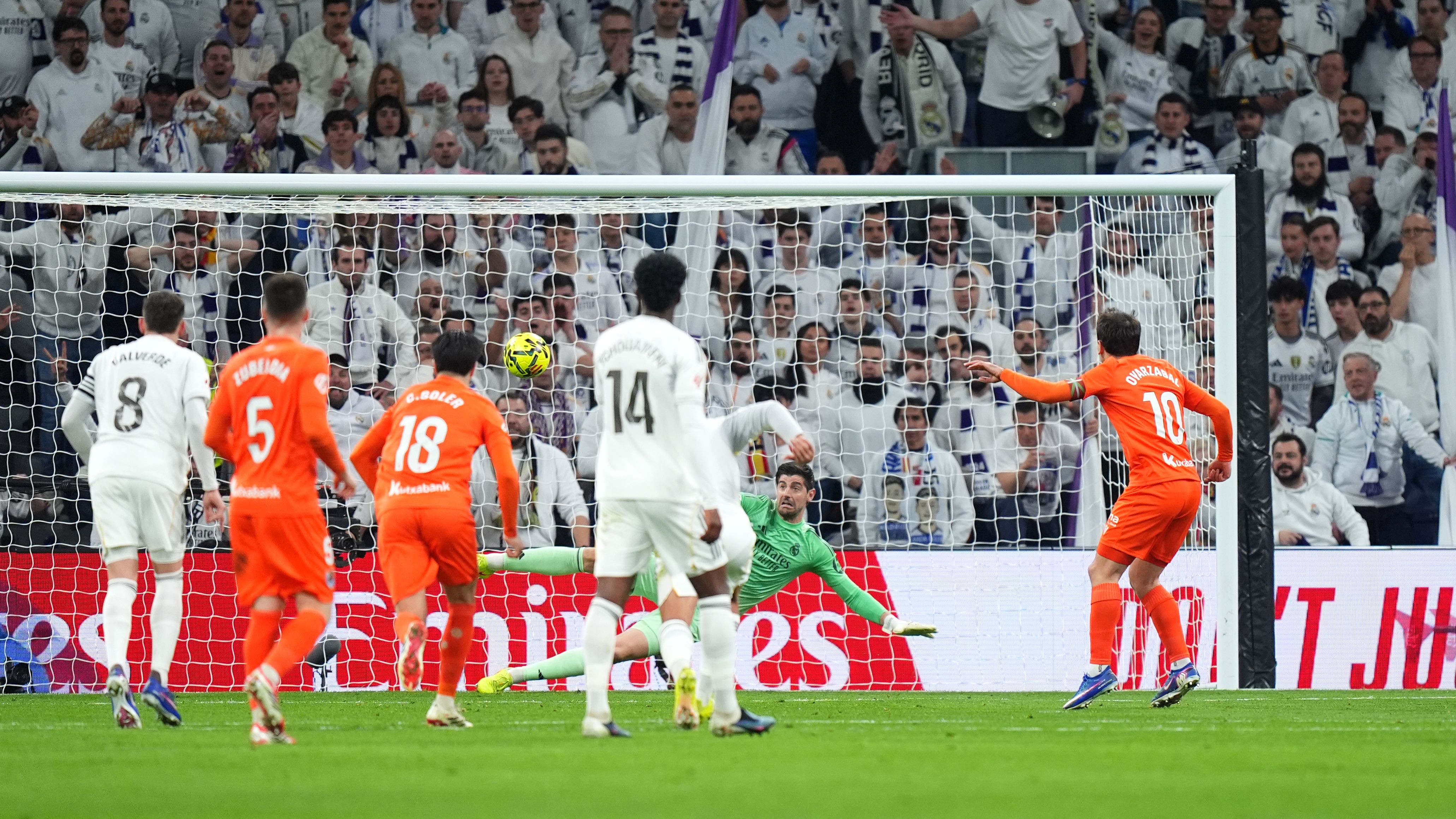 شكوك حول مستقبل دين هويسن في ريال مدريد بعد أدائه المخيب أمام سوسييداد